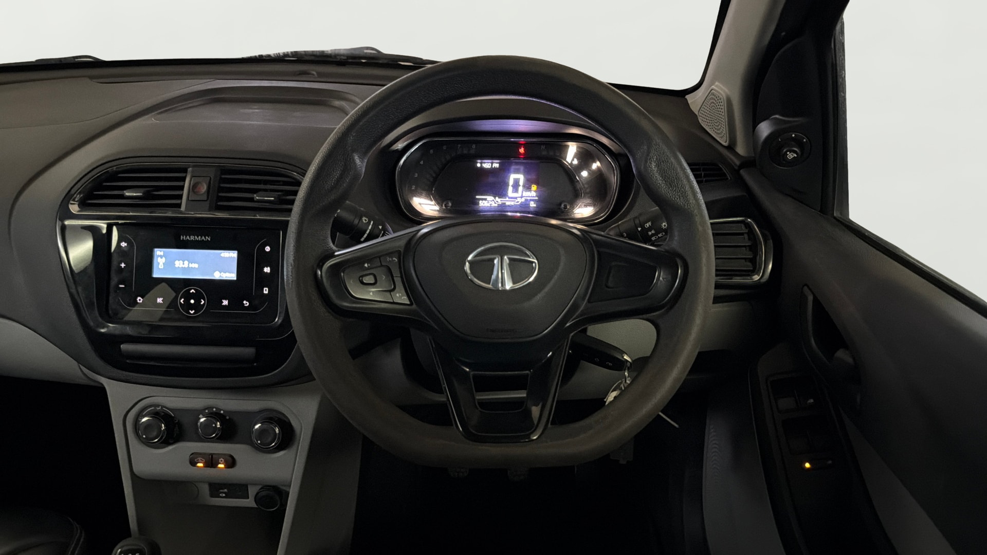 View 2023 Tata Tiago Revotorq XB Image 20 Used 2023 Tata Tiago Revotorq XB Image 20