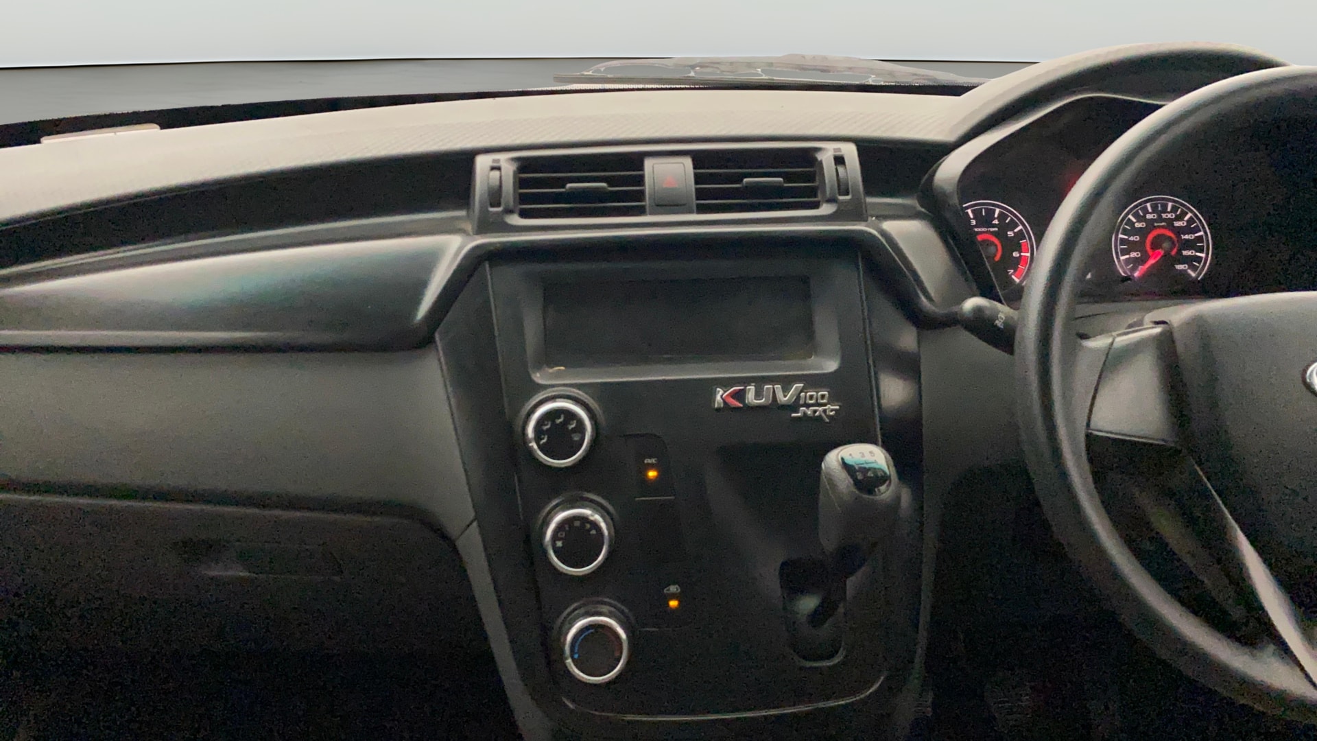 Used 2018 Mahindra KUV100 Used 2018 Mahindra KUV100