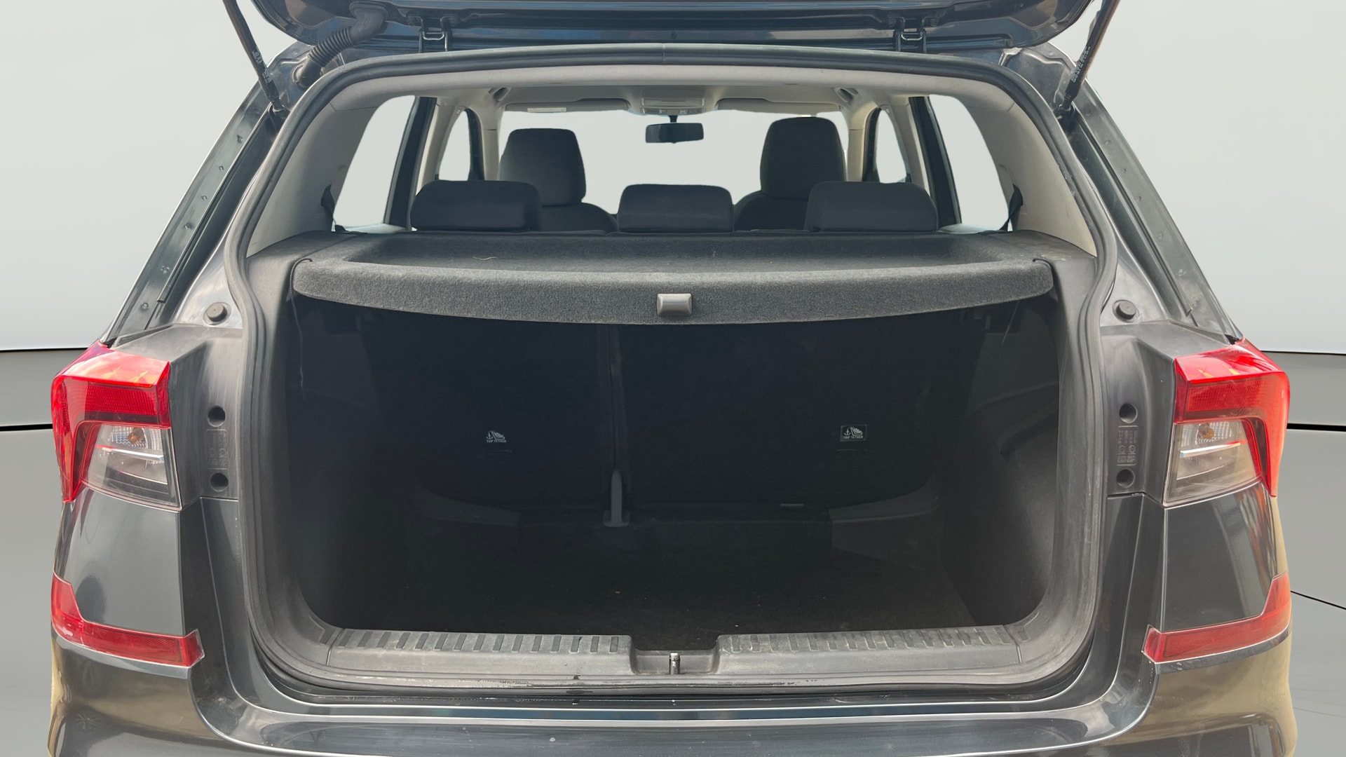 View 2023 Skoda Kushaq Ambition 1.5 TSI MT Image 37 Used 2023 Skoda Kushaq Ambition 1.5 TSI MT Image 37