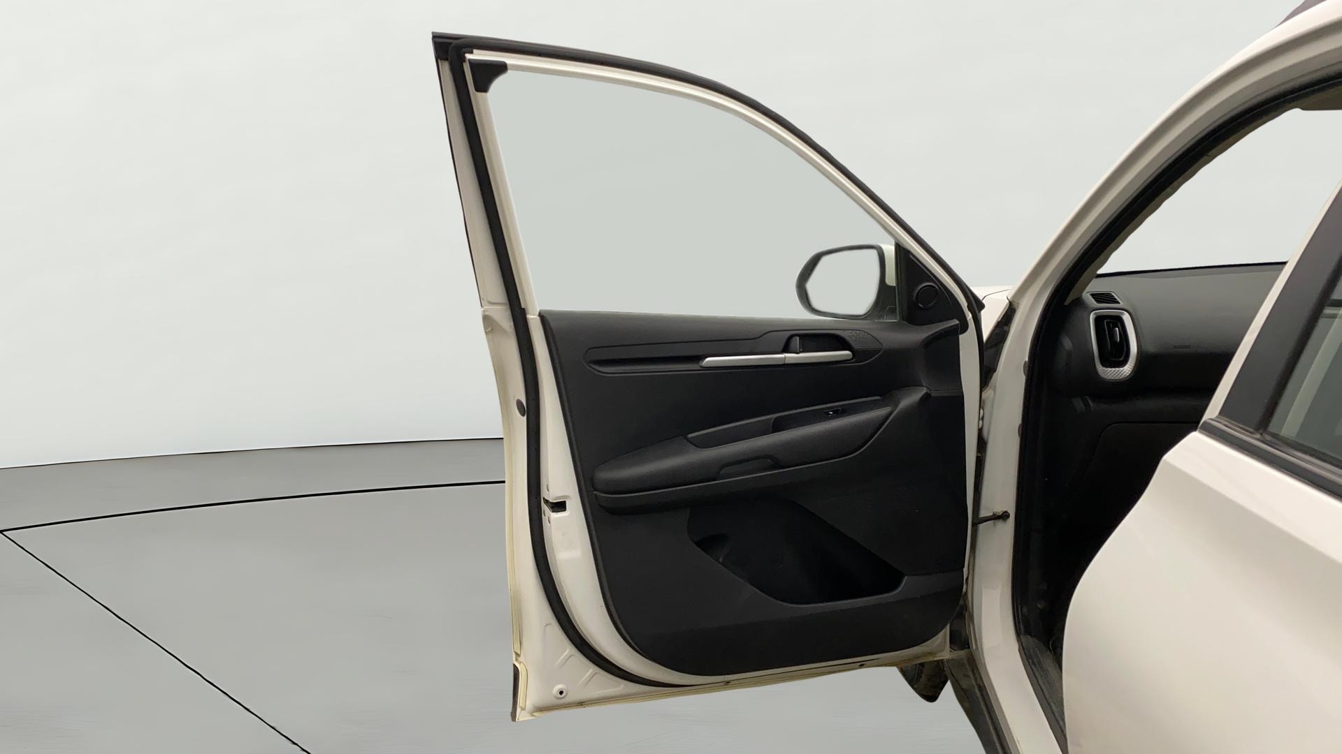 View 2021 Kia Sonet HTK Plus iMT Petrol Image 31 Used 2021 Kia Sonet HTK Plus iMT Petrol Image 31