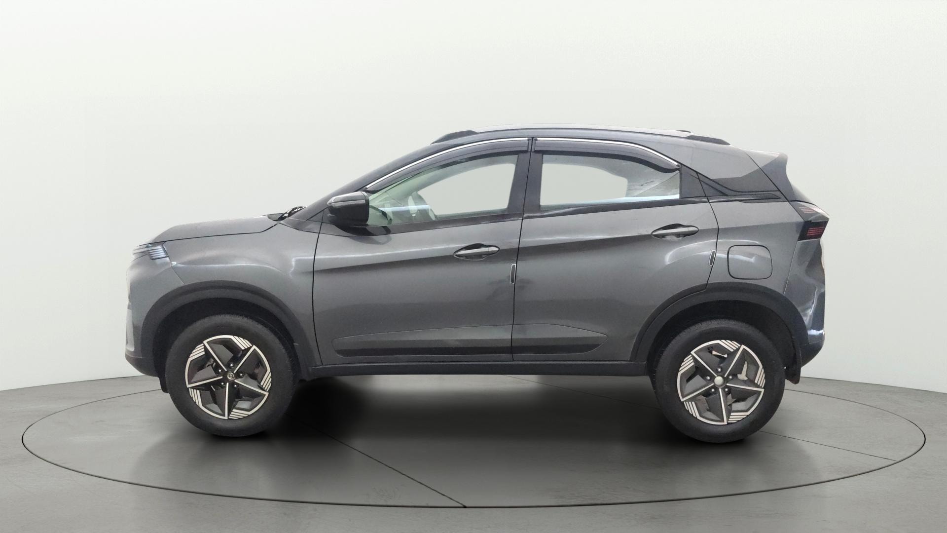 View 2024 Tata Nexon Revotron XE Image 5 Used 2024 Tata Nexon Revotron XE Image 5