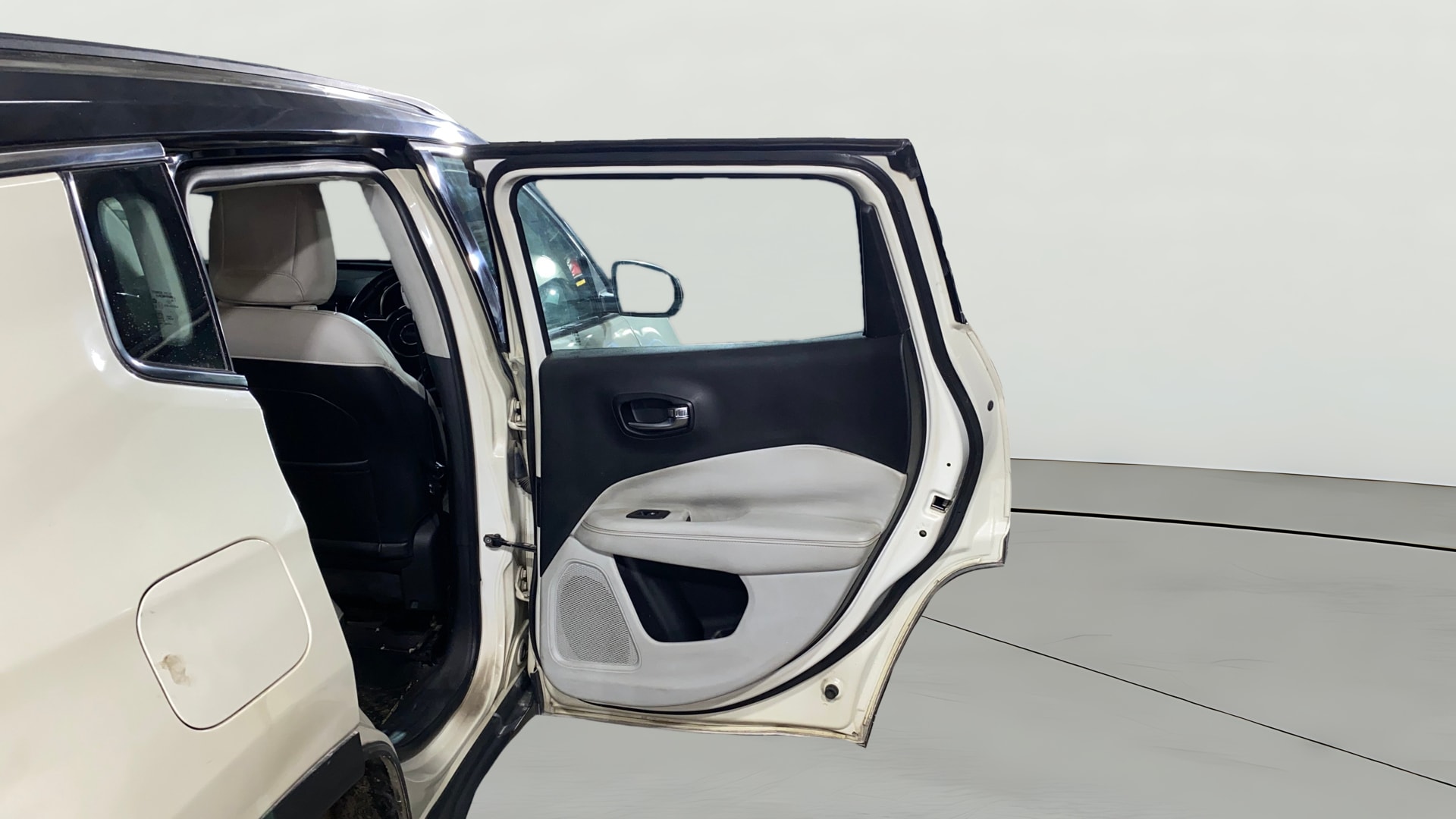 View 2019 Jeep Compass Limited Plus AT Image 7 Used 2019 Jeep Compass Limited Plus AT Image 7