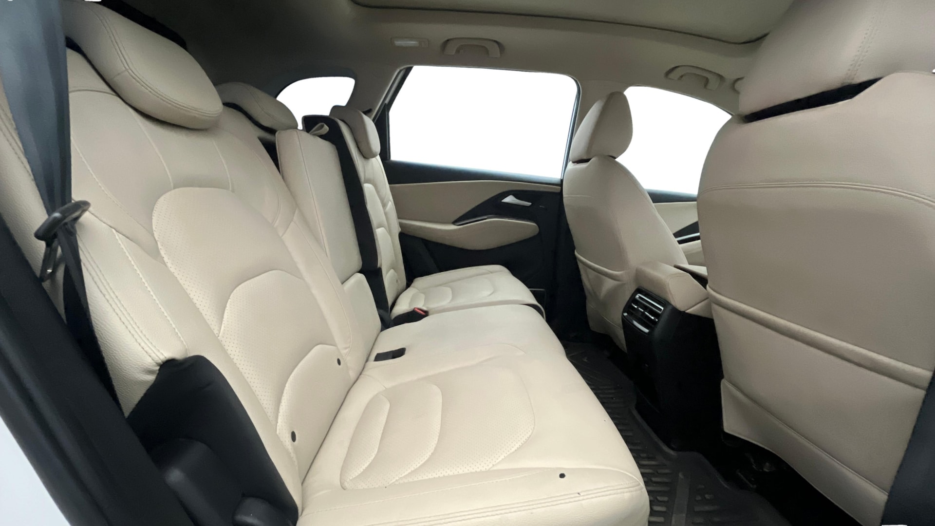 View 2023 MG Hector Sharp Pro CVT Petrol Dual Tone Image 31 Used 2023 MG Hector Sharp Pro CVT Petrol Dual Tone Image 31