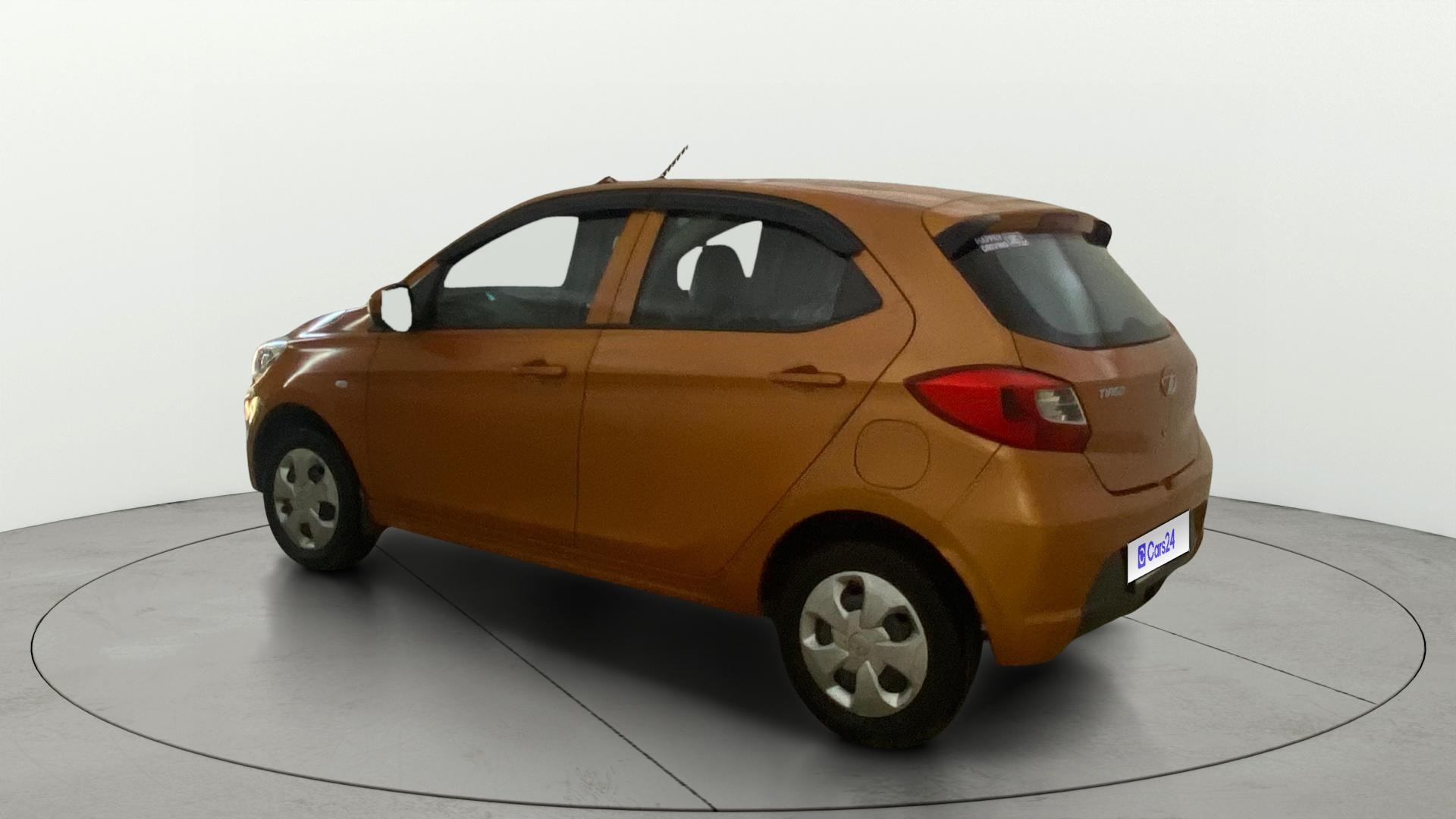 View 2018 Tata Tiago Revotorq XB Image 2 Used 2018 Tata Tiago Revotorq XB Image 2