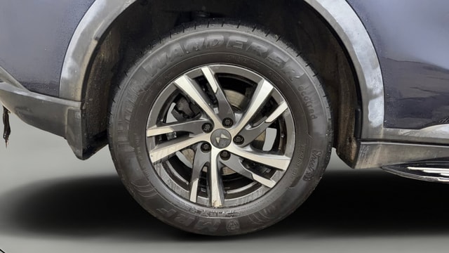 View Mahindra XUV700 Image 24 Used Mahindra XUV700 Image 24