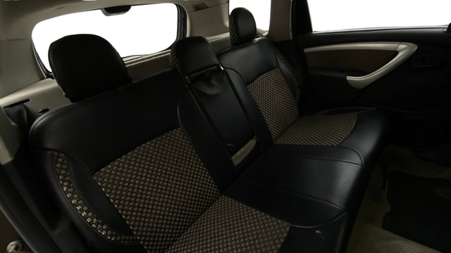 View Renault Duster Image 29 Used Renault Duster Image 29