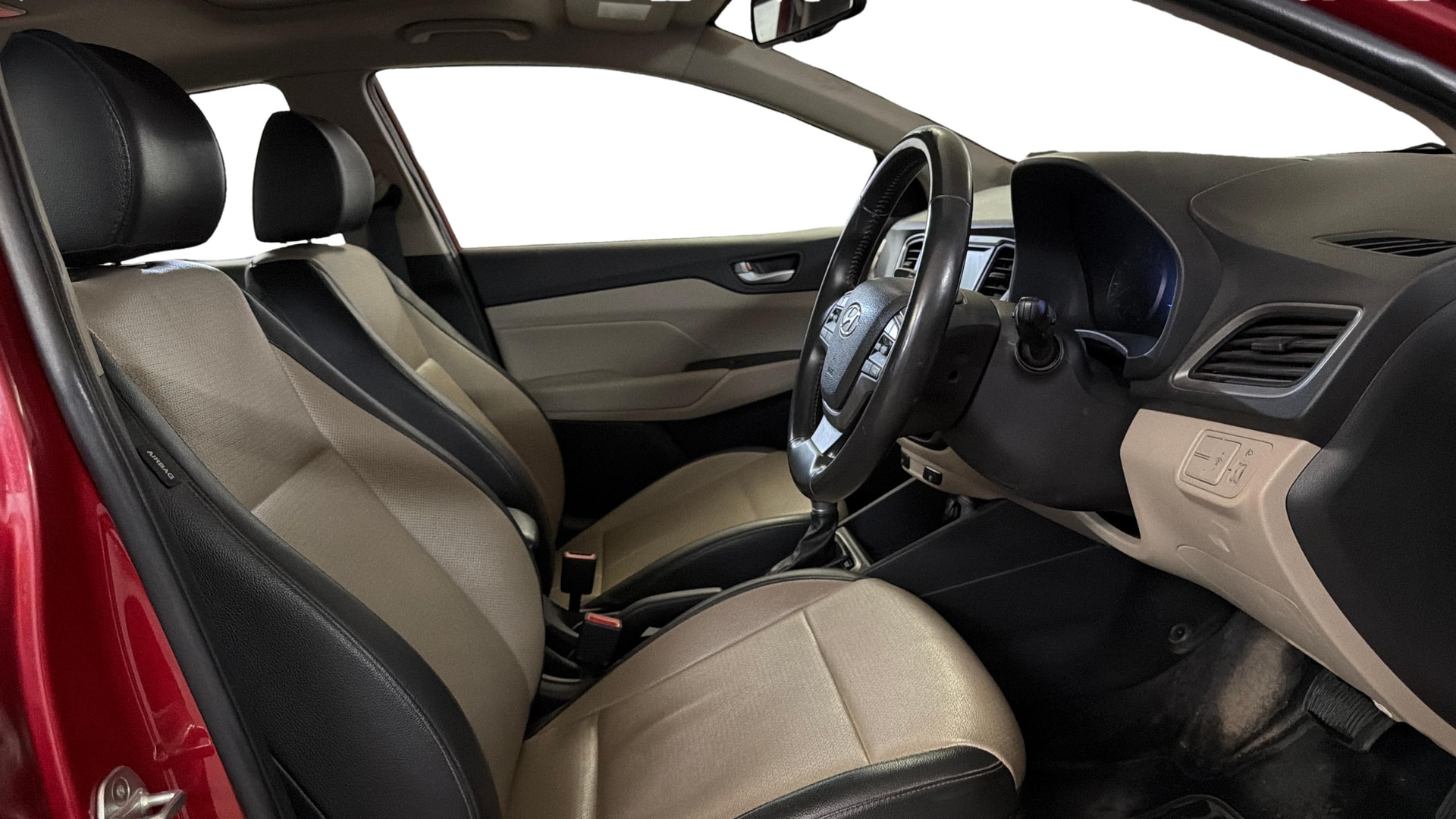 View 2018 Hyundai Verna 1.6 VTVT SX (O) AT Image 28 Used 2018 Hyundai Verna 1.6 VTVT SX (O) AT Image 28