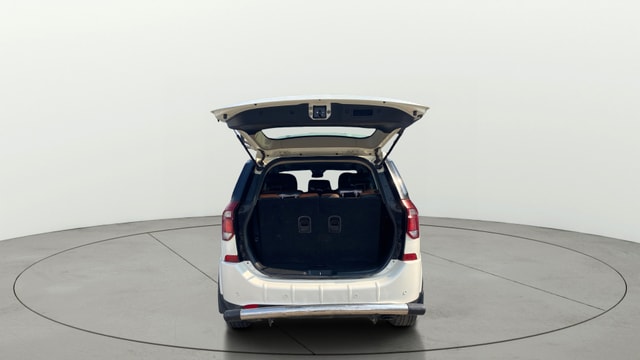 View Mahindra XUV500 Image 33 Used Mahindra XUV500 Image 33