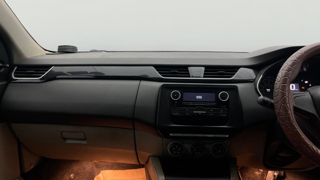 View Renault Triber Image 18 Used Renault Triber Image 18