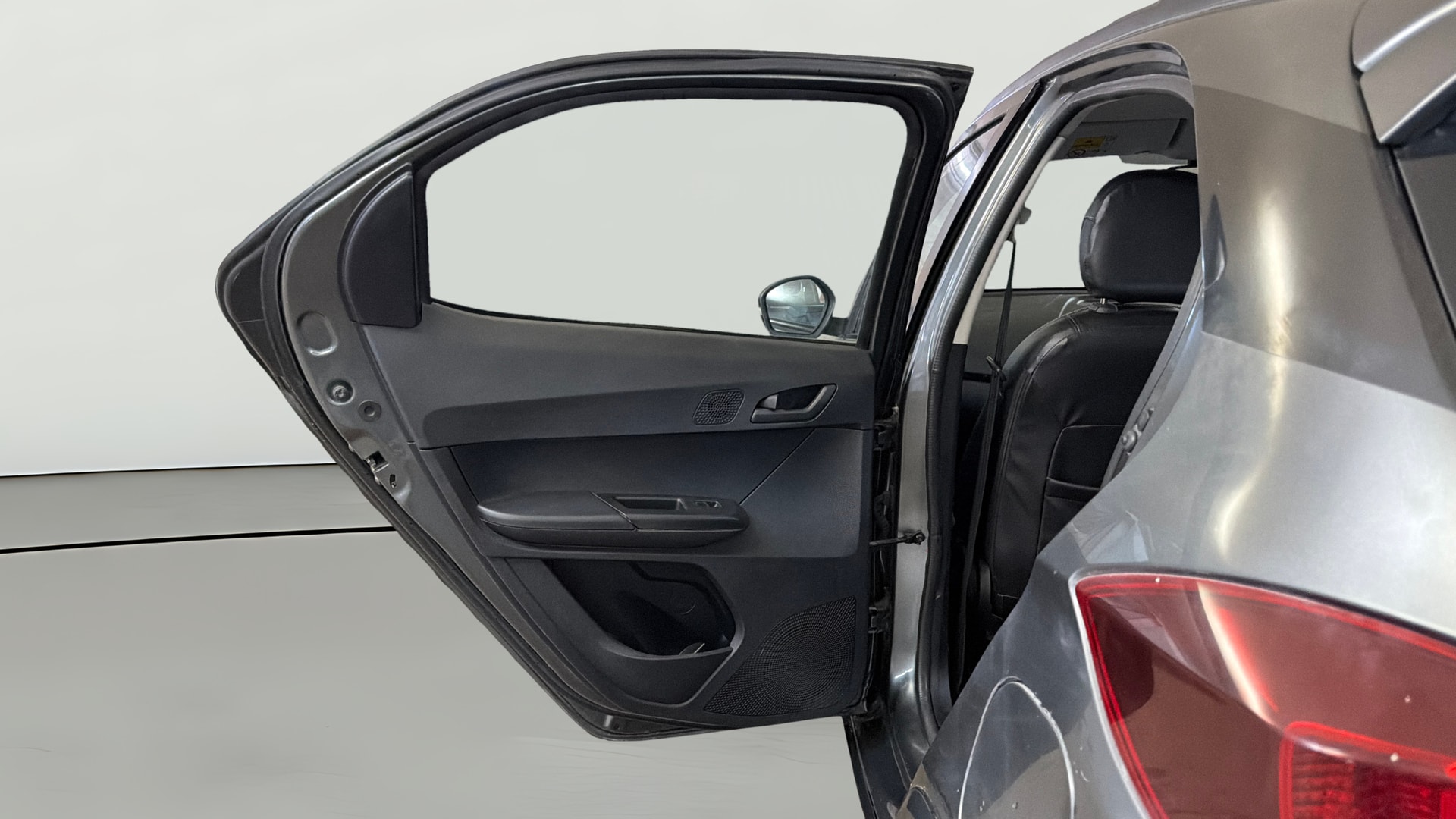 View 2021 Tata Tiago NRG XZ Revotron AMT Image 22 Used 2021 Tata Tiago NRG XZ Revotron AMT Image 22