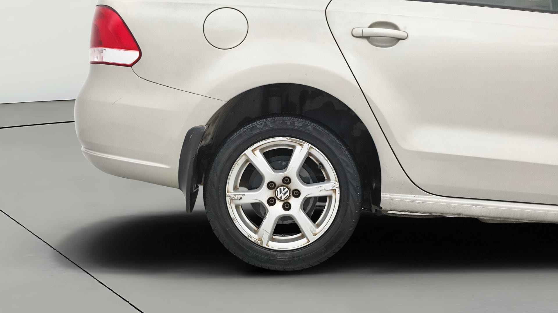 View 2014 Volkswagen Vento 1.2 L TSI Comfortline Petrol AT Image 31 Used 2014 Volkswagen Vento 1.2 L TSI Comfortline Petrol AT Image 31
