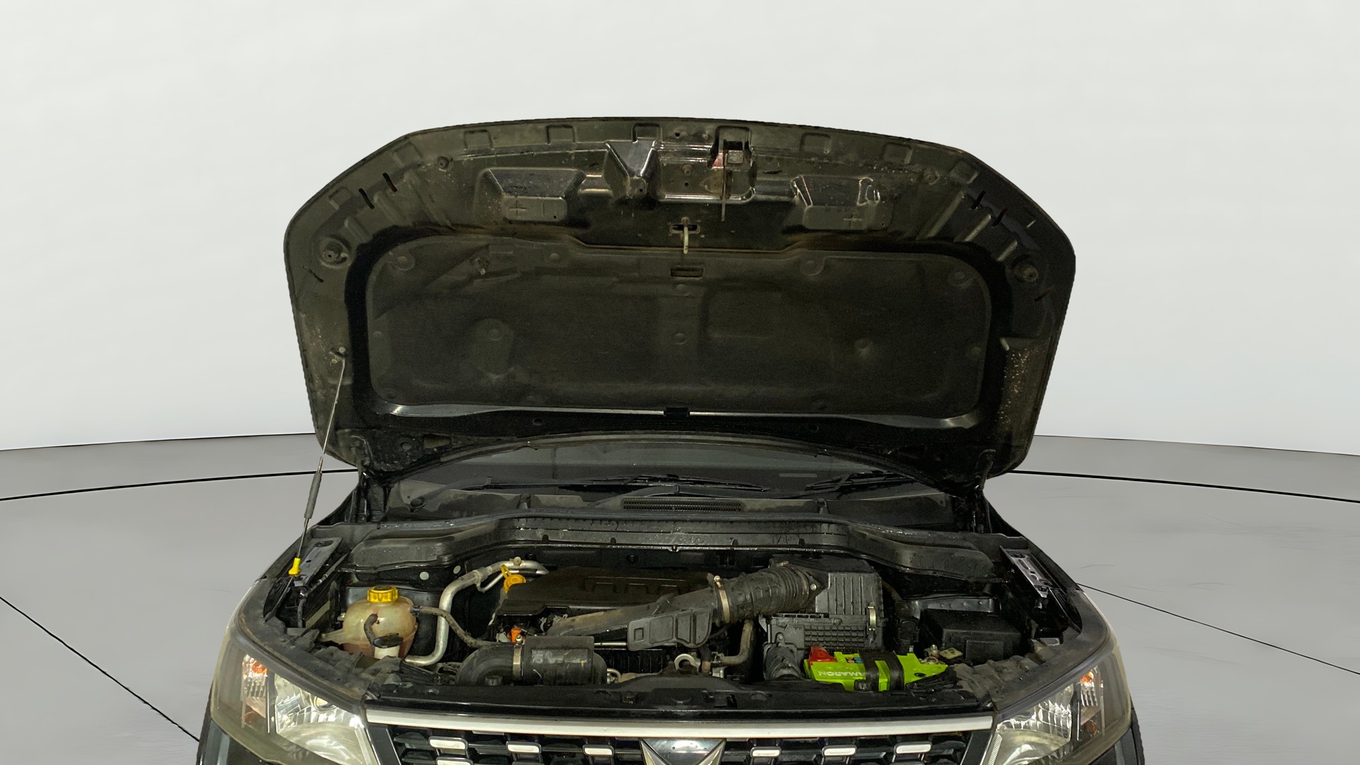 View 2024 Mahindra XUV300 W4 Petrol BS IV Image 32 Used 2024 Mahindra XUV300 W4 Petrol BS IV Image 32