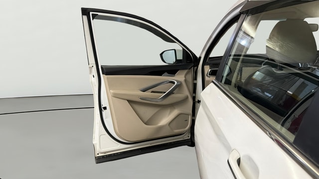 View MG Hector Image 39 Used MG Hector Image 39