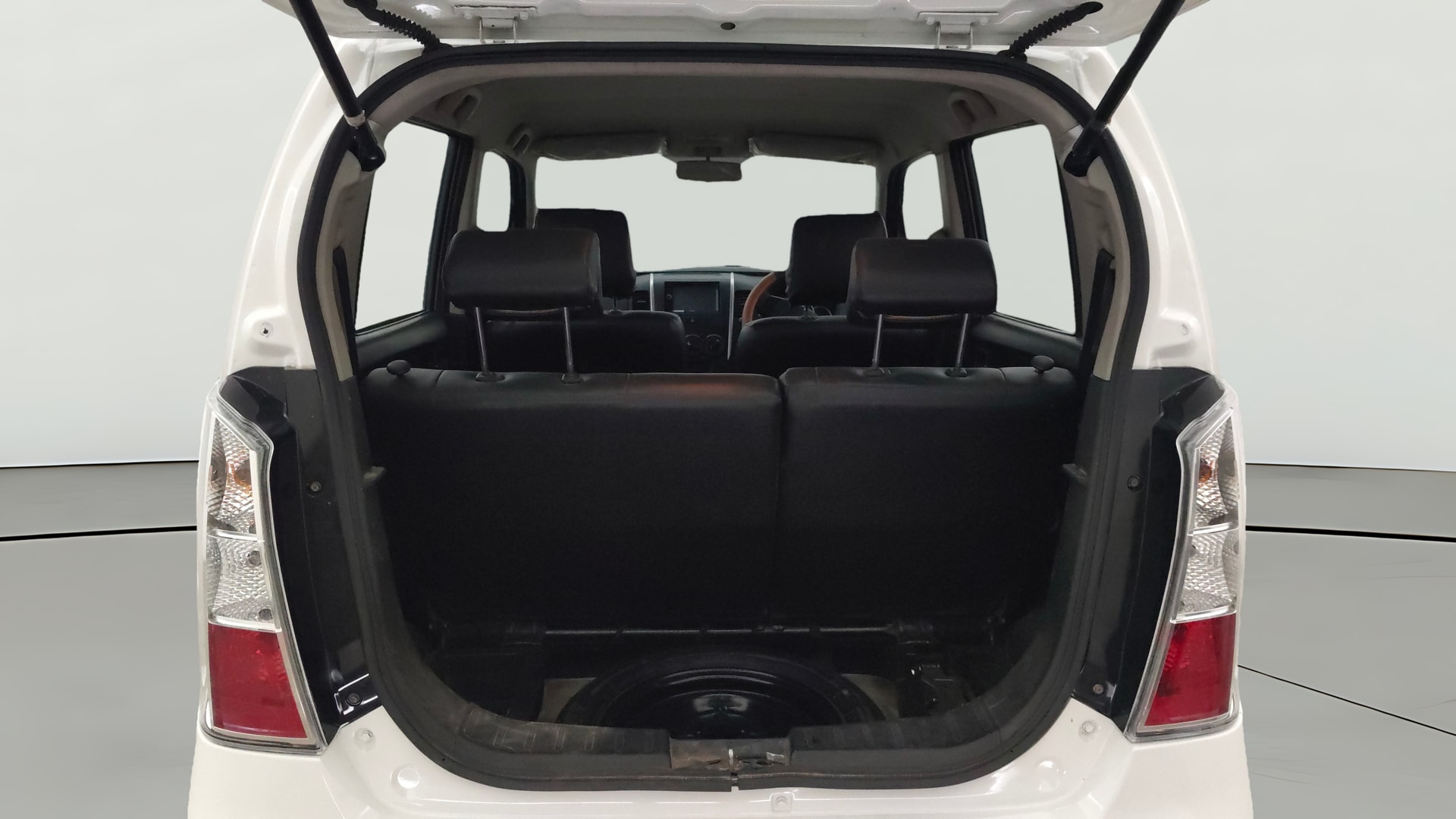 View 2014 Maruti Suzuki Stingray LXI Image 37 Used 2014 Maruti Suzuki Stingray LXI Image 37