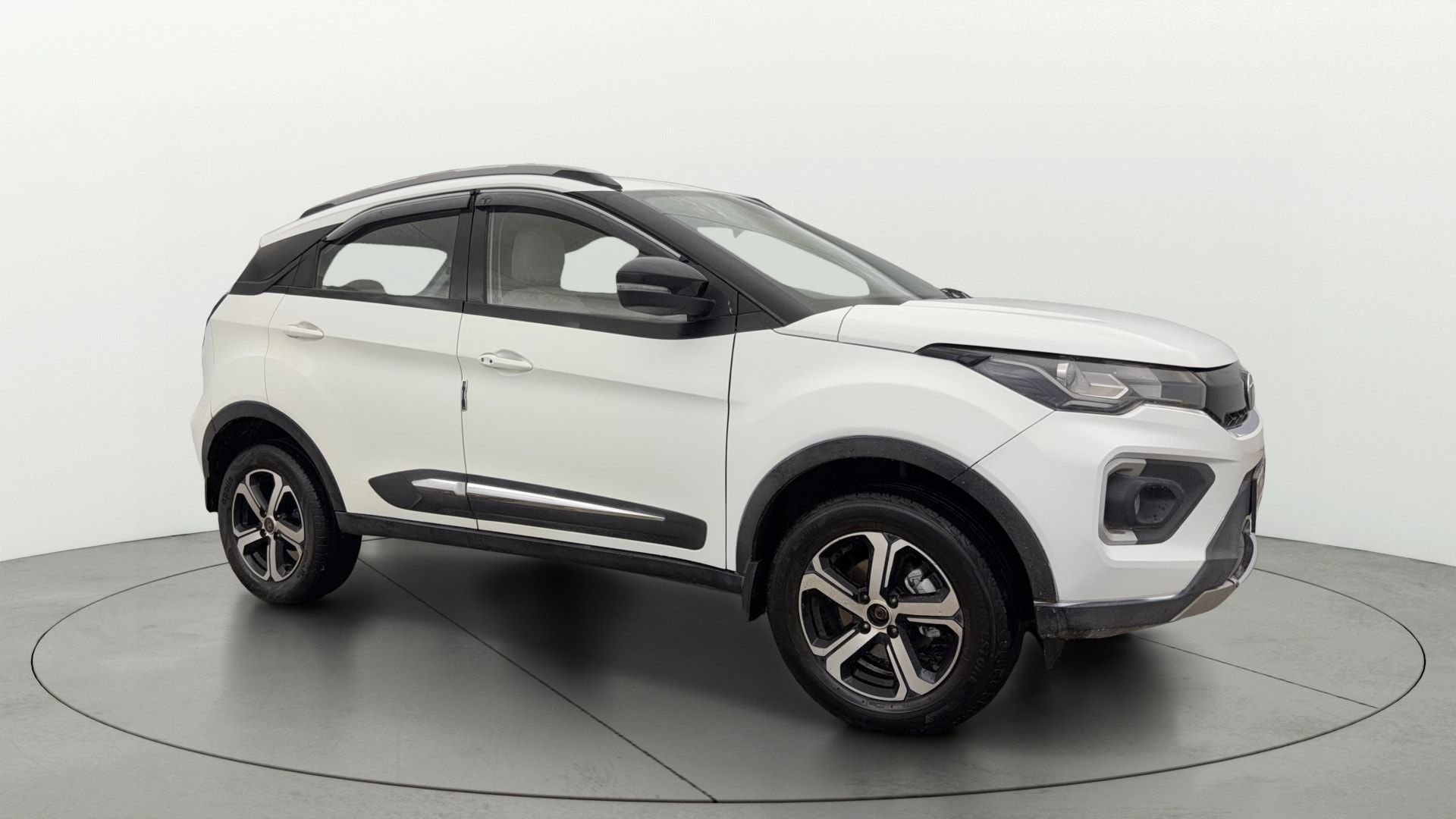 View 2022 Tata Nexon Revotron XZA Plus AMT Image 14 Used 2022 Tata Nexon Revotron XZA Plus AMT Image 14