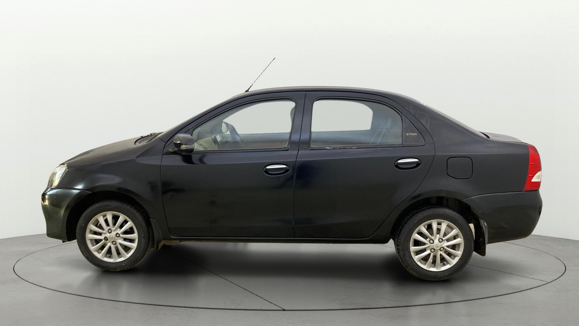 View 2013 Toyota Etios V Image 5 Used 2013 Toyota Etios V Image 5