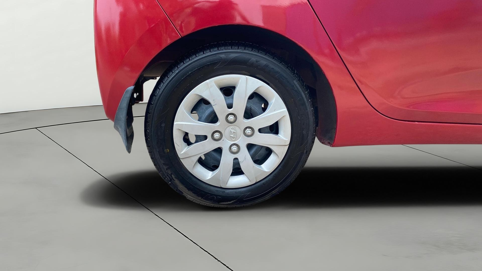 View 2016 Hyundai EON Magna Plus Image 23 Used 2016 Hyundai EON Magna Plus Image 23