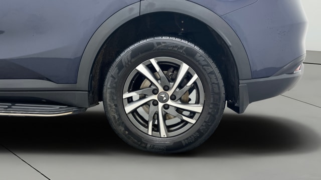 View Mahindra XUV700 Image 11 Used Mahindra XUV700 Image 11