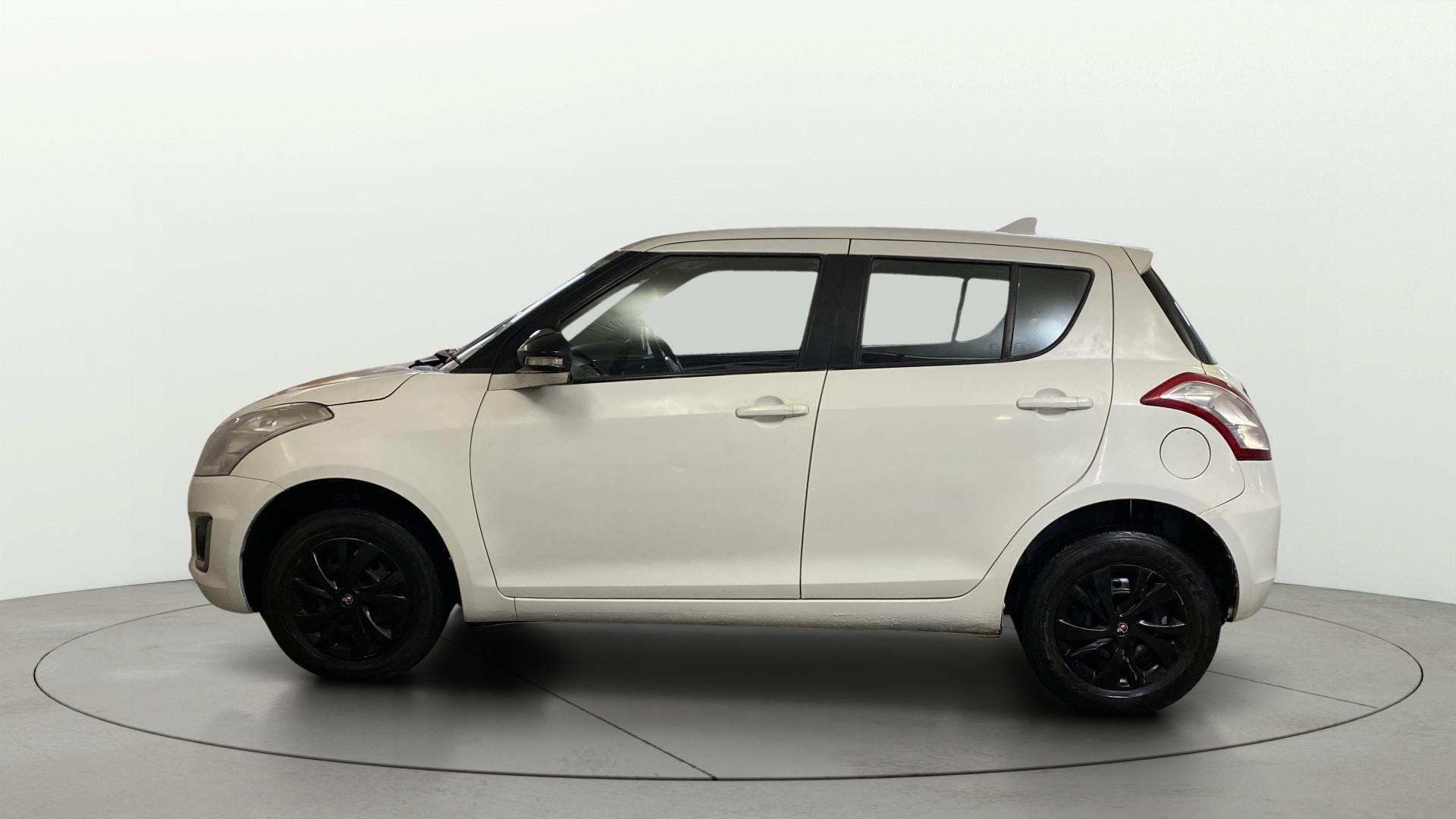 View 2015 Maruti Suzuki 1000 Base Variant Image 24 Used 2015 Maruti Suzuki 1000 Base Variant Image 24