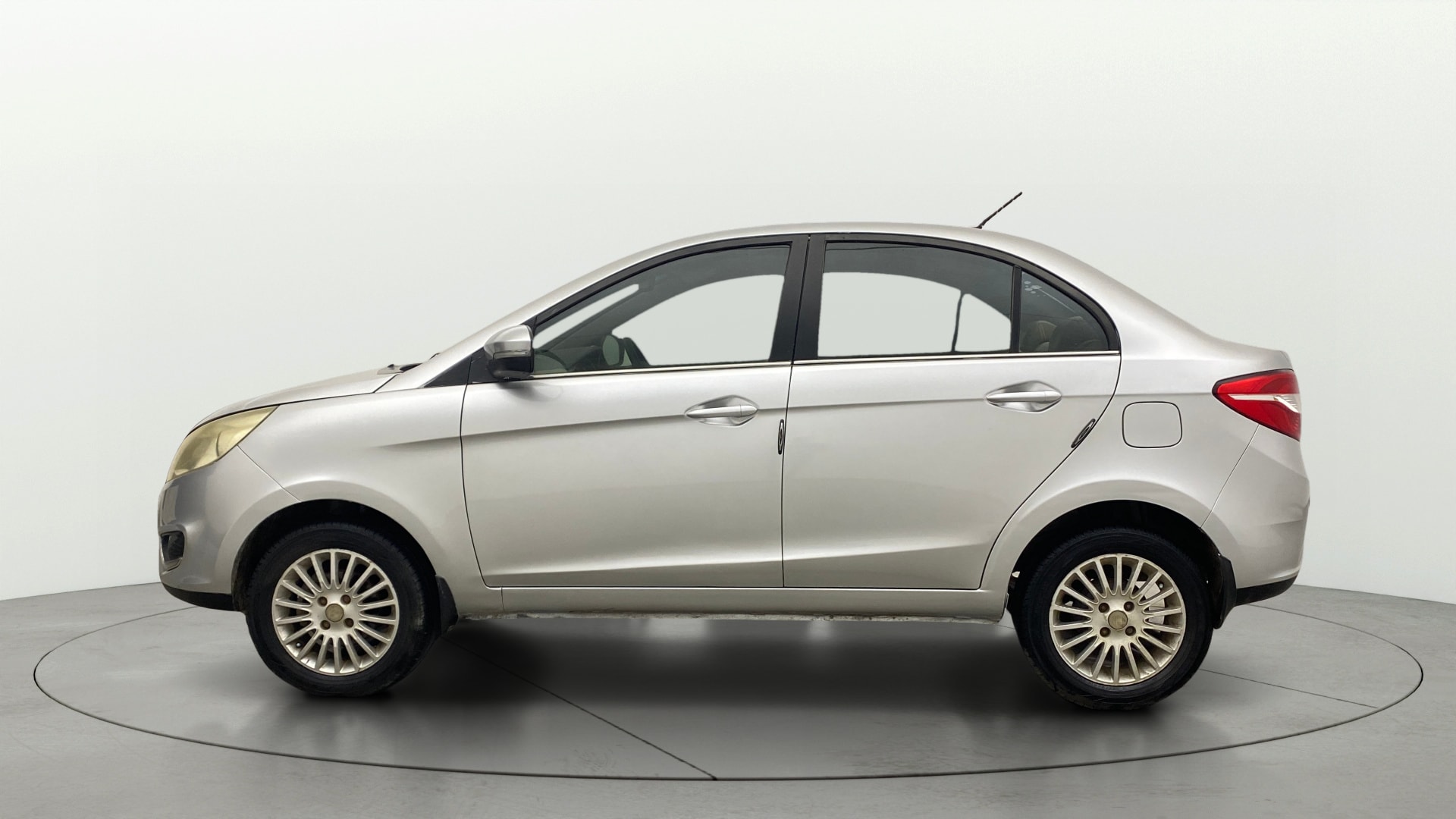 View 2016 Tata Zest XT Petrol Image 5 Used 2016 Tata Zest XT Petrol Image 5