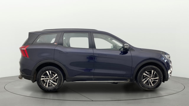 View Mahindra XUV700 Image 8 Used Mahindra XUV700 Image 8