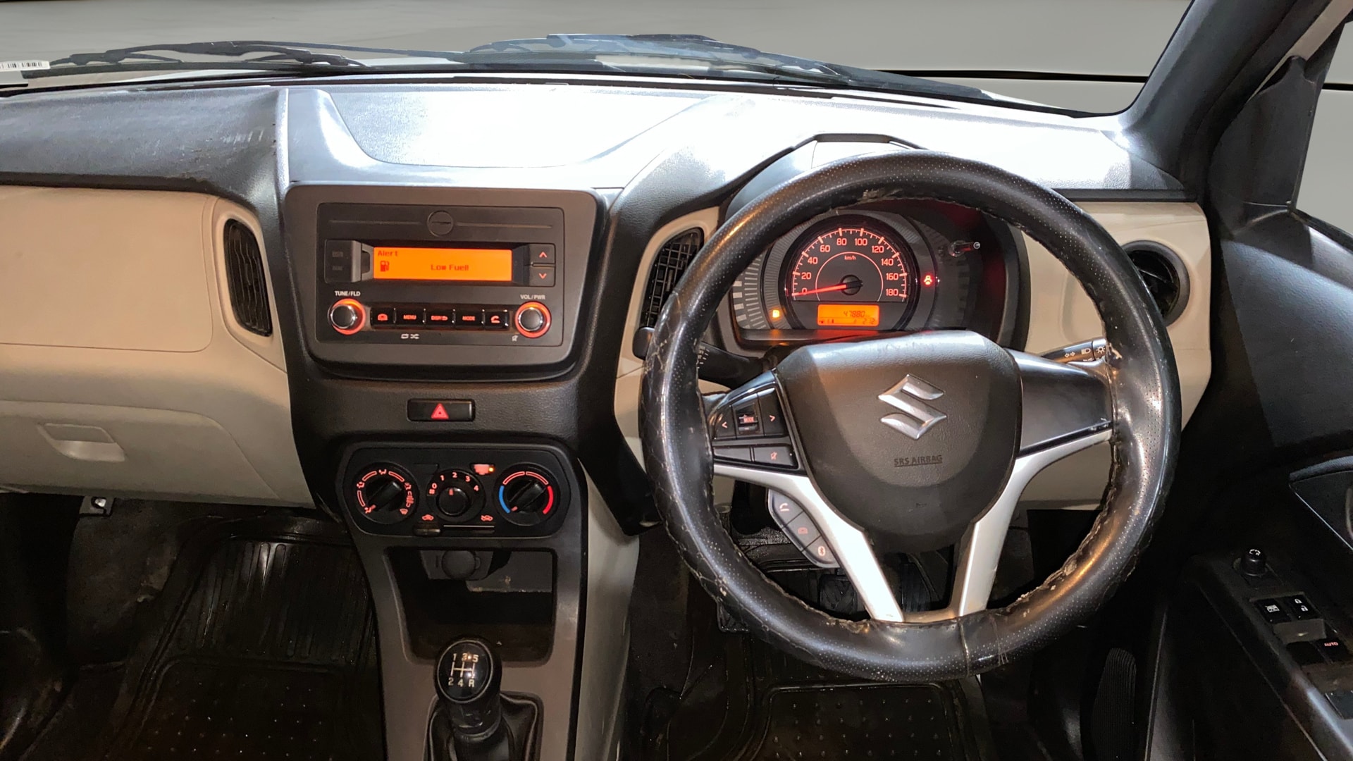 View 2019 Maruti Suzuki 1000 Base Variant Image 20 Used 2019 Maruti Suzuki 1000 Base Variant Image 20