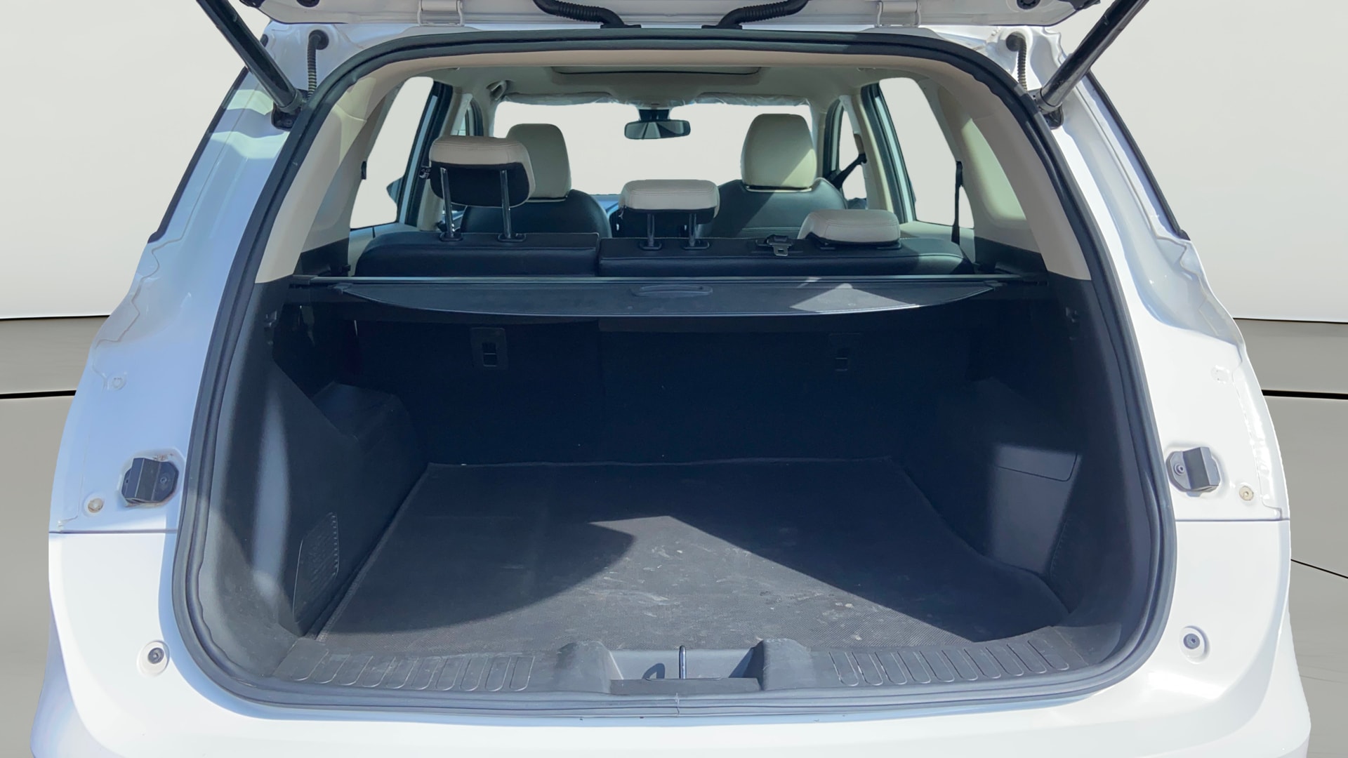 View 2023 MG Hector Sharp Diesel Image 40 Used 2023 MG Hector Sharp Diesel Image 40