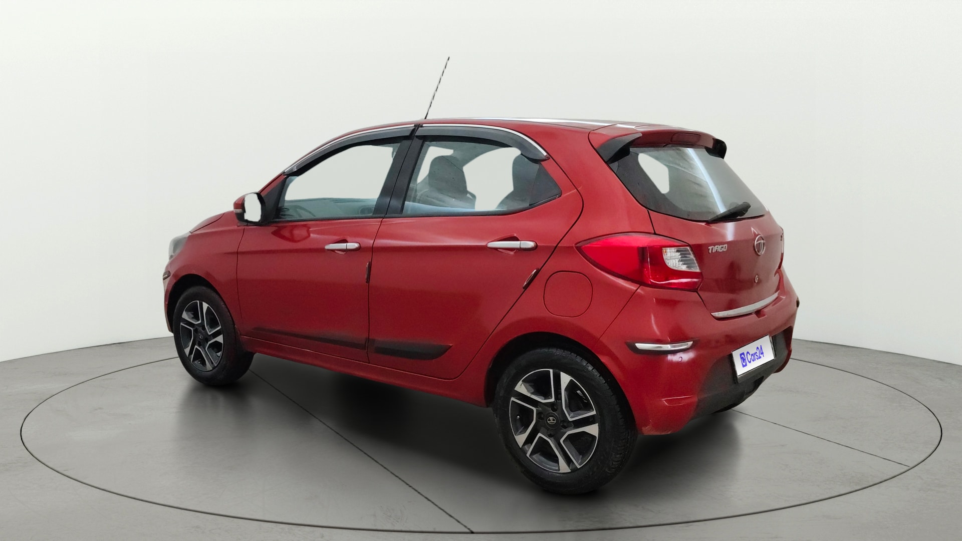 View 2019 Tata Tiago Revotorq XB Image 2 Used 2019 Tata Tiago Revotorq XB Image 2