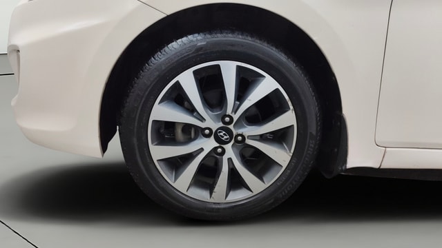 View Hyundai Fluidic Verna Image 33 Used Hyundai Fluidic Verna Image 33
