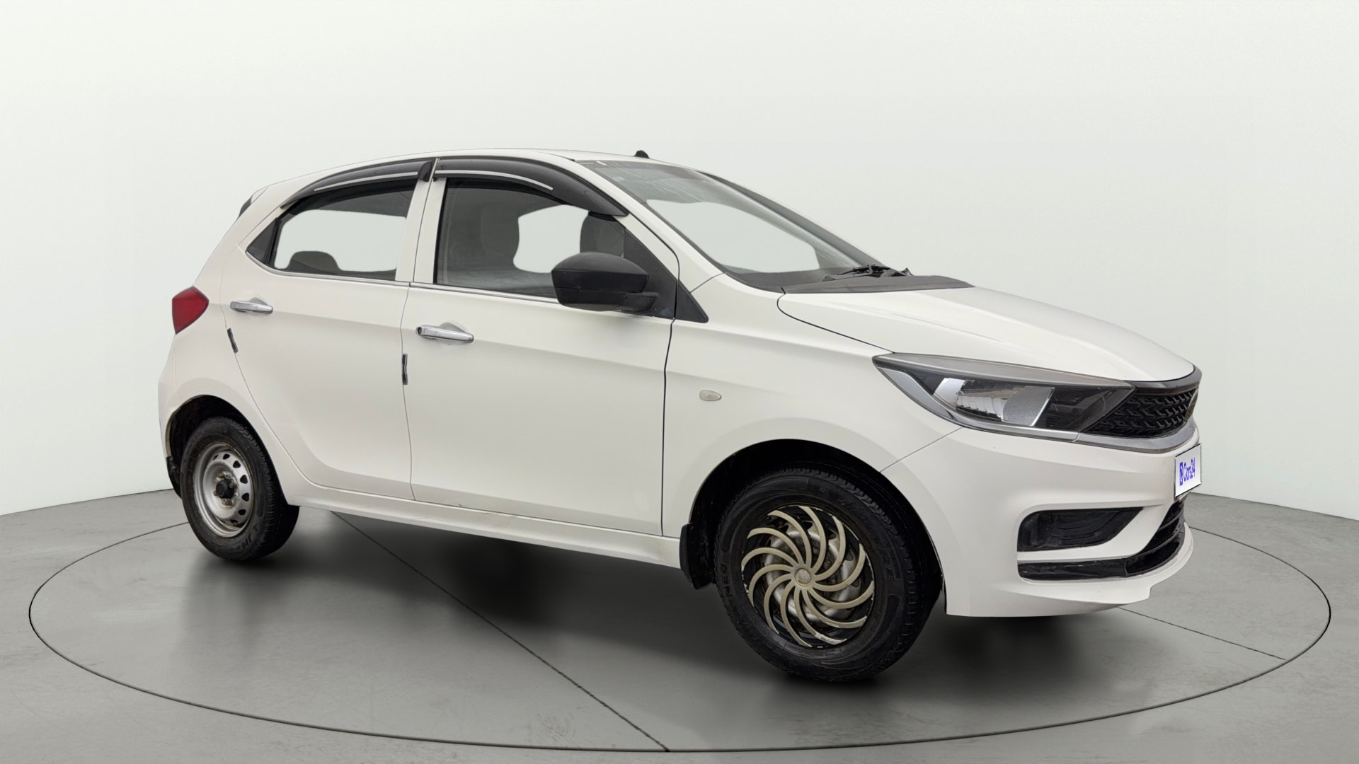 View 2025 Tata Tiago Revotorq XB Image 21 Used 2025 Tata Tiago Revotorq XB Image 21