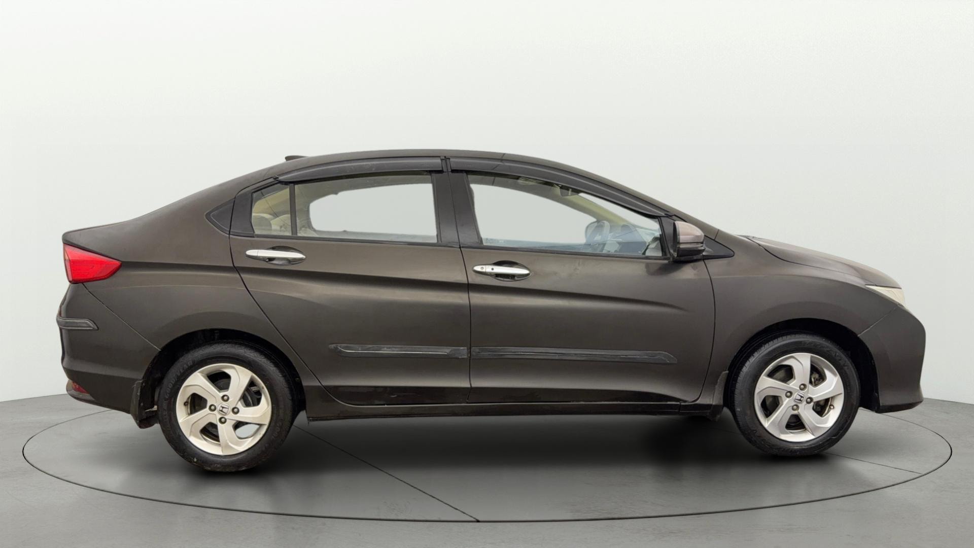 View 2016 Honda City ZX MT Diesel Anniversary Edition Image 27 Used 2016 Honda City ZX MT Diesel Anniversary Edition Image 27