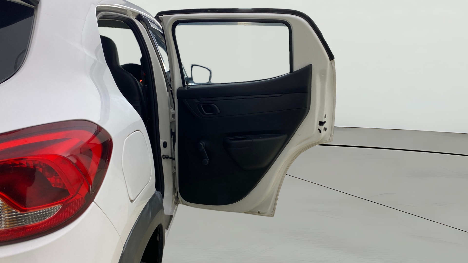View 2020 Renault Kwid RXL 1.0 BS IV Image 7 Used 2020 Renault Kwid RXL 1.0 BS IV Image 7