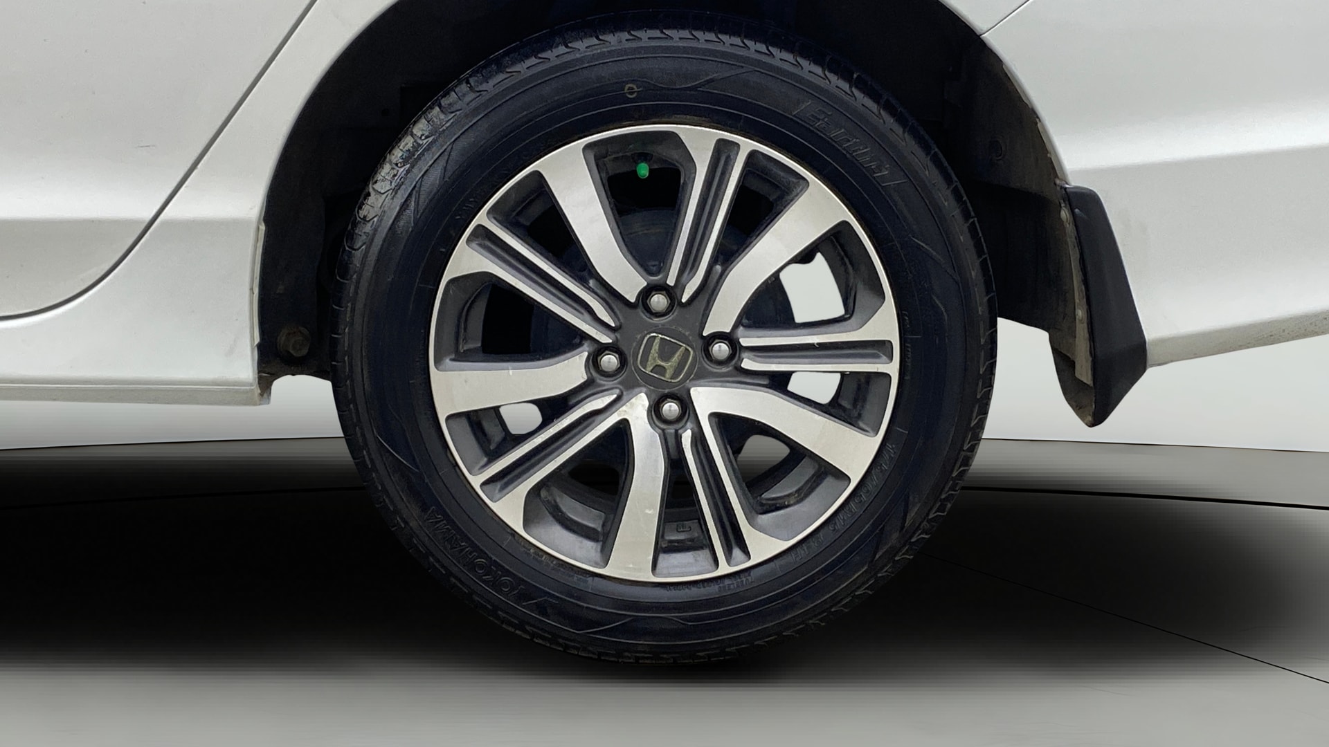View 2021 Honda City ZX MT Diesel Anniversary Edition Image 12 Used 2021 Honda City ZX MT Diesel Anniversary Edition Image 12