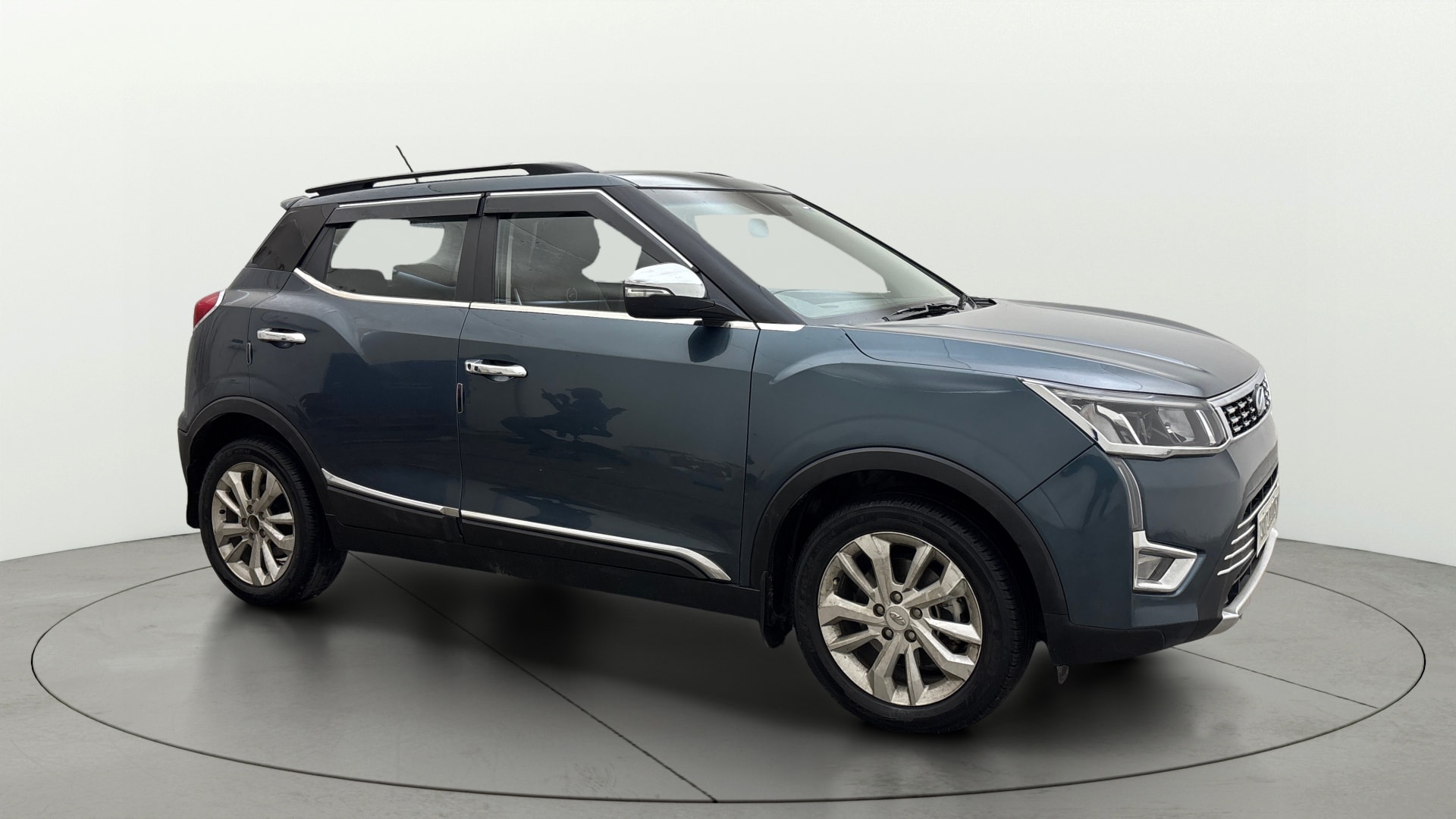 View 2022 Mahindra XUV300 W4 Petrol BS IV Image 21 Used 2022 Mahindra XUV300 W4 Petrol BS IV Image 21