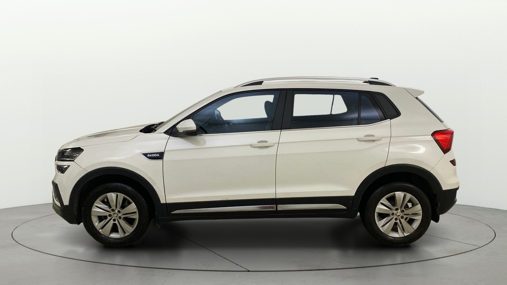 View 2022 Skoda Kushaq Ambition 1.0 TSI MT Image 5 Used 2022 Skoda Kushaq Ambition 1.0 TSI MT Image 5