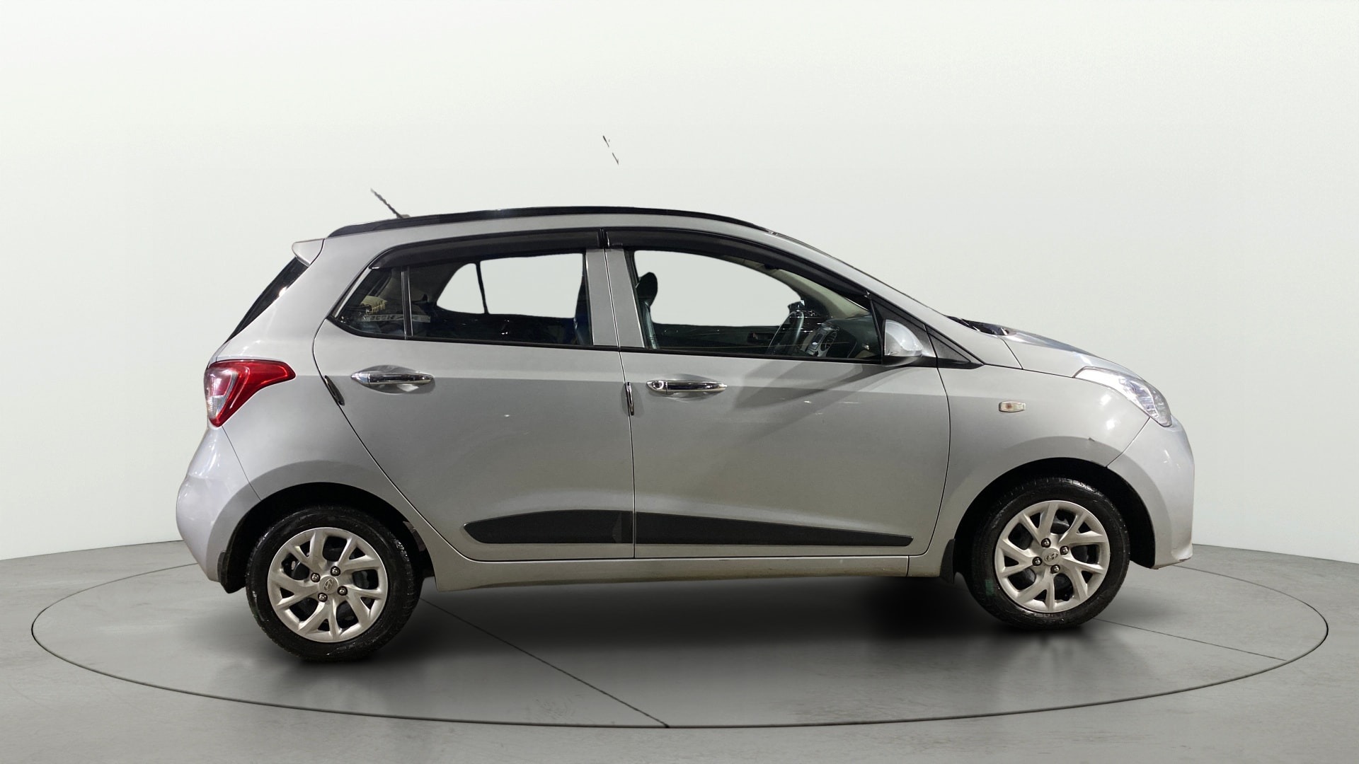 View 2019 Hyundai Grand i10 Magna 1.2 Kappa VTVT Image 8 Used 2019 Hyundai Grand i10 Magna 1.2 Kappa VTVT Image 8