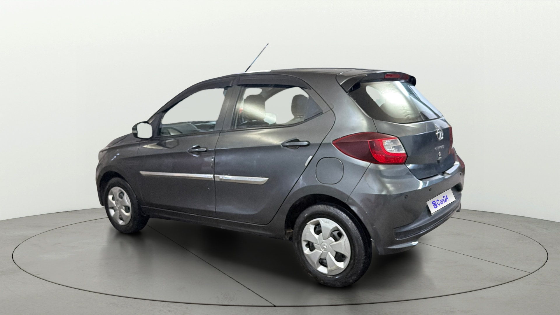 View 2021 Tata Tiago Revotorq XB Image 2 Used 2021 Tata Tiago Revotorq XB Image 2