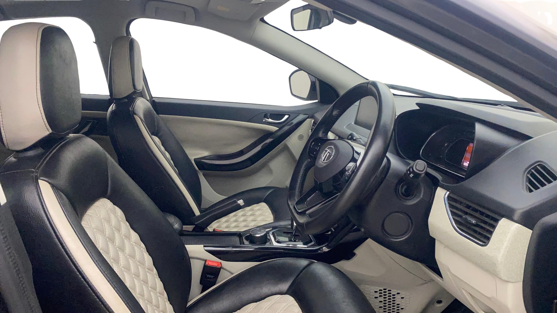 View 2020 Tata Nexon Revotron XE Image 18 Used 2020 Tata Nexon Revotron XE Image 18
