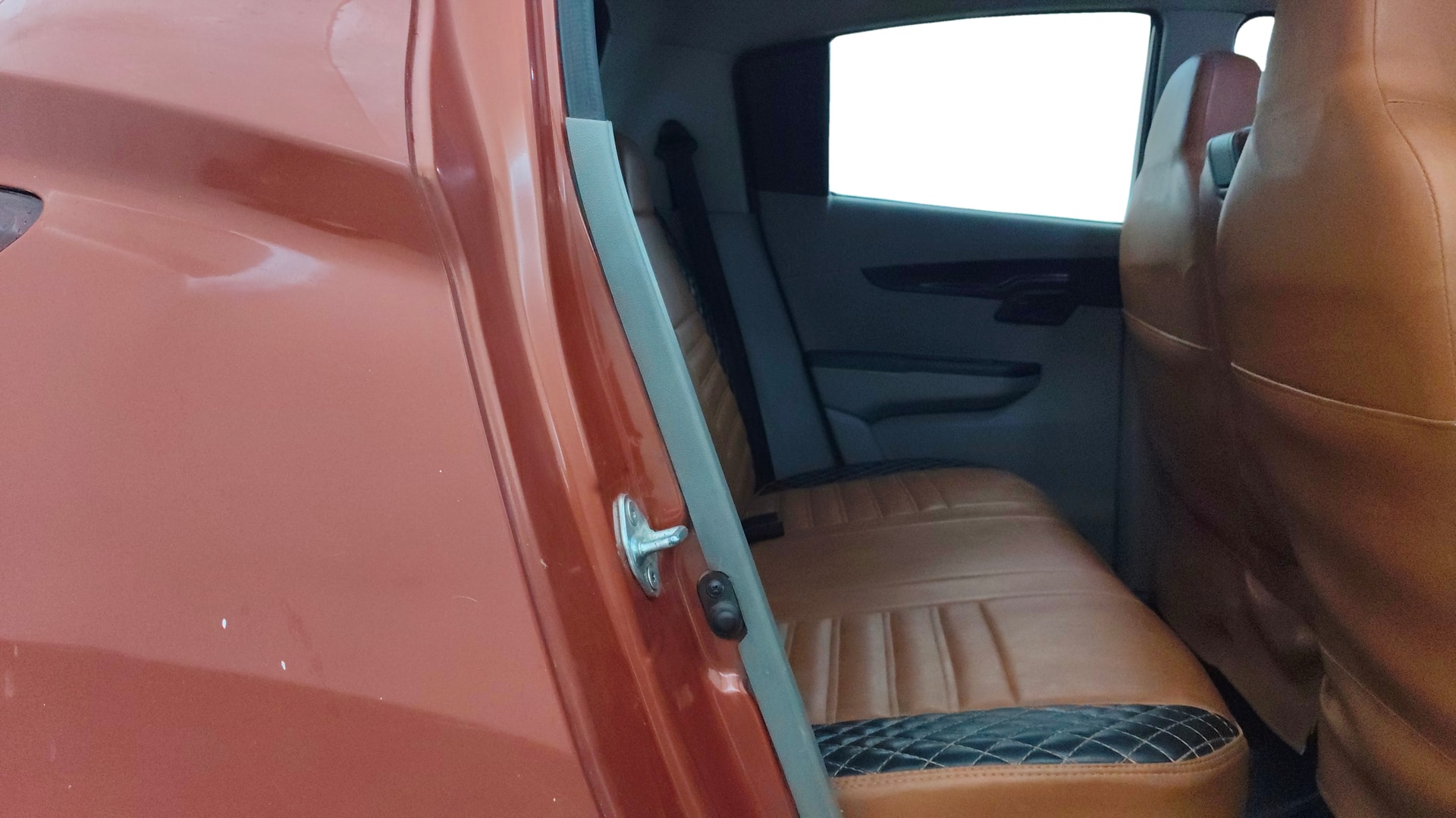 Used 2016 Mahindra KUV100 Used 2016 Mahindra KUV100
