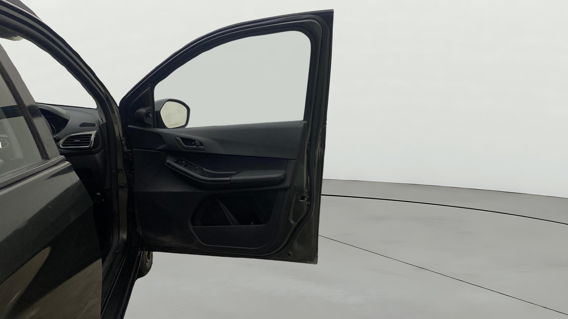 View 2022 Tata Tiago NRG XZ Revotron AMT Image 45 Used 2022 Tata Tiago NRG XZ Revotron AMT Image 45