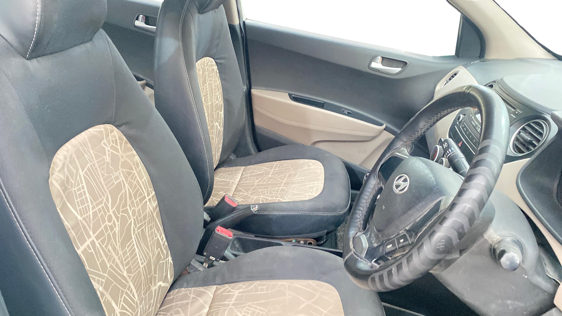 View 2015 Hyundai Grand i10 Sportz 1.2 Kappa Image 25 Used 2015 Hyundai Grand i10 Sportz 1.2 Kappa Image 25