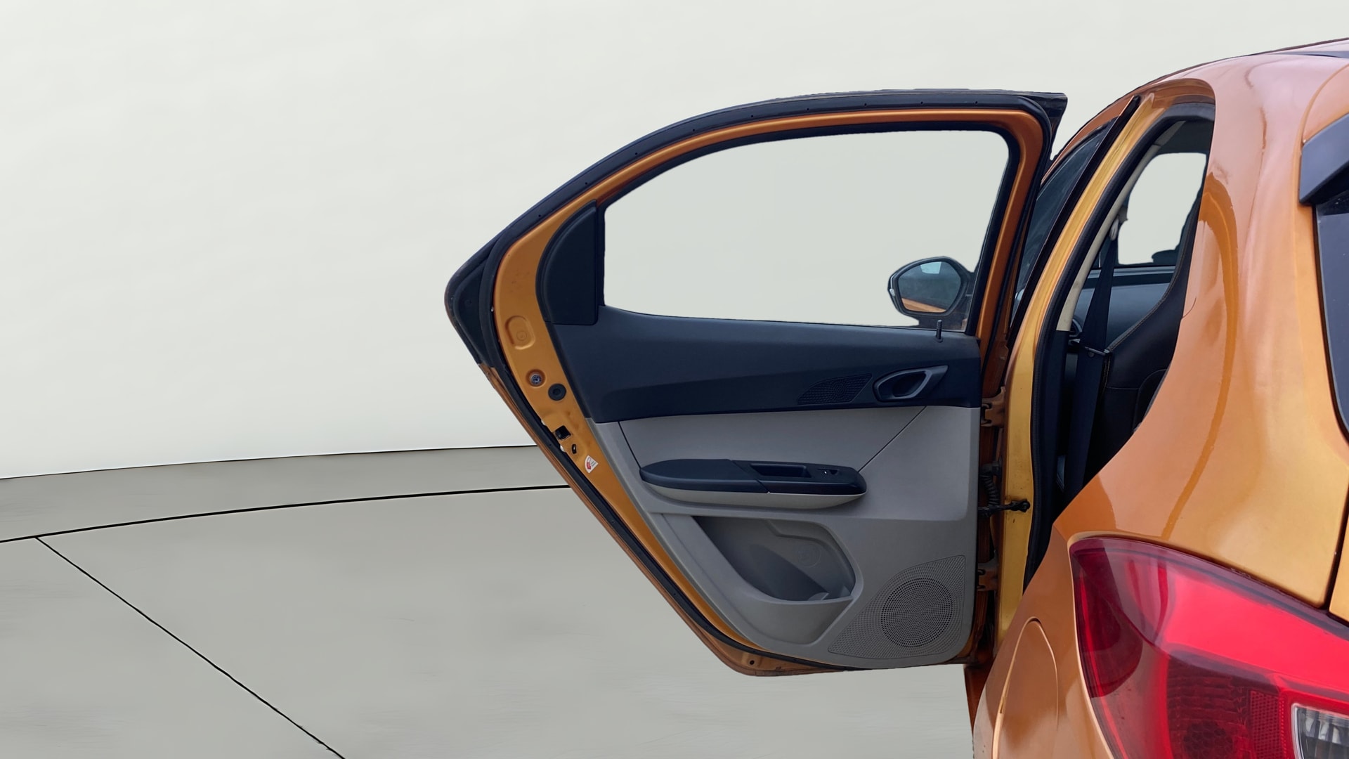 View 2016 Tata Tiago Revotorq XB Image 22 Used 2016 Tata Tiago Revotorq XB Image 22
