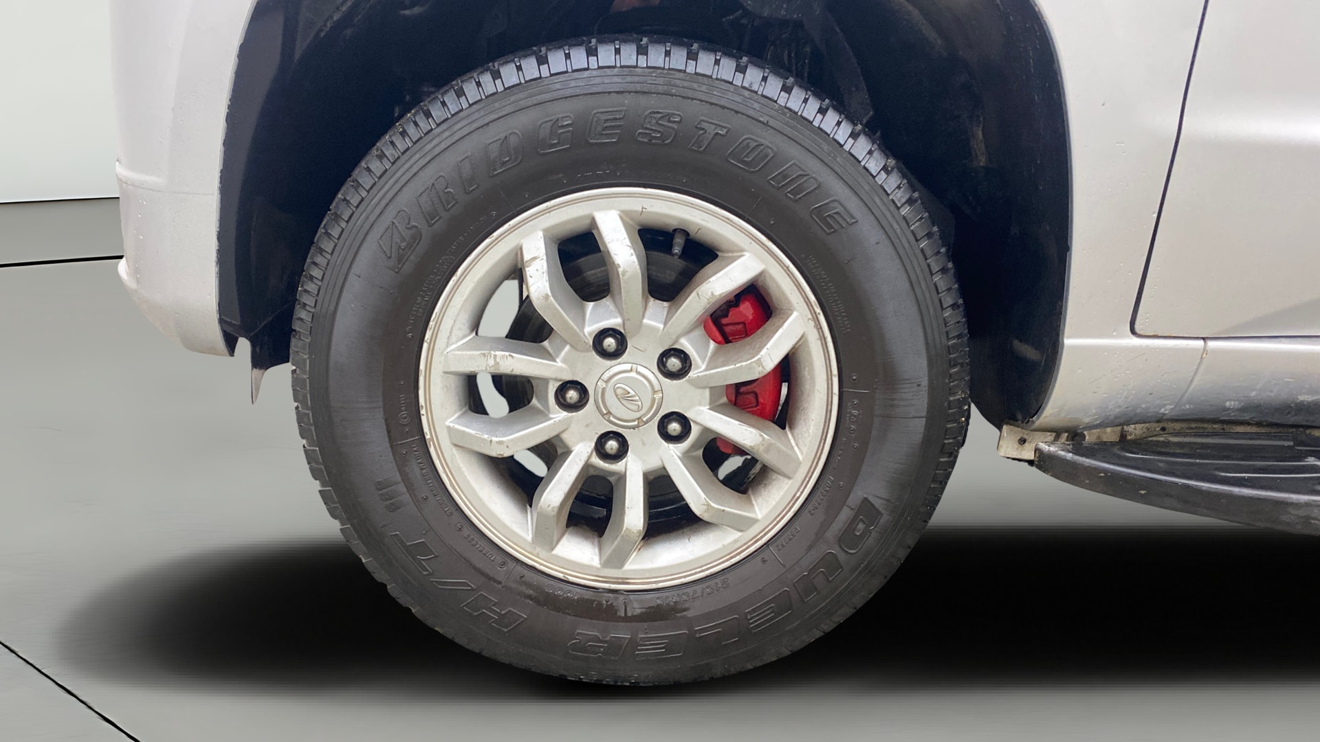 View 2018 Mahindra TUV300 T8 Image 27 Used 2018 Mahindra TUV300 T8 Image 27