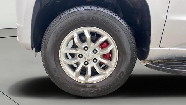 View Mahindra TUV300 Image 27 Used Mahindra TUV300 Image 27