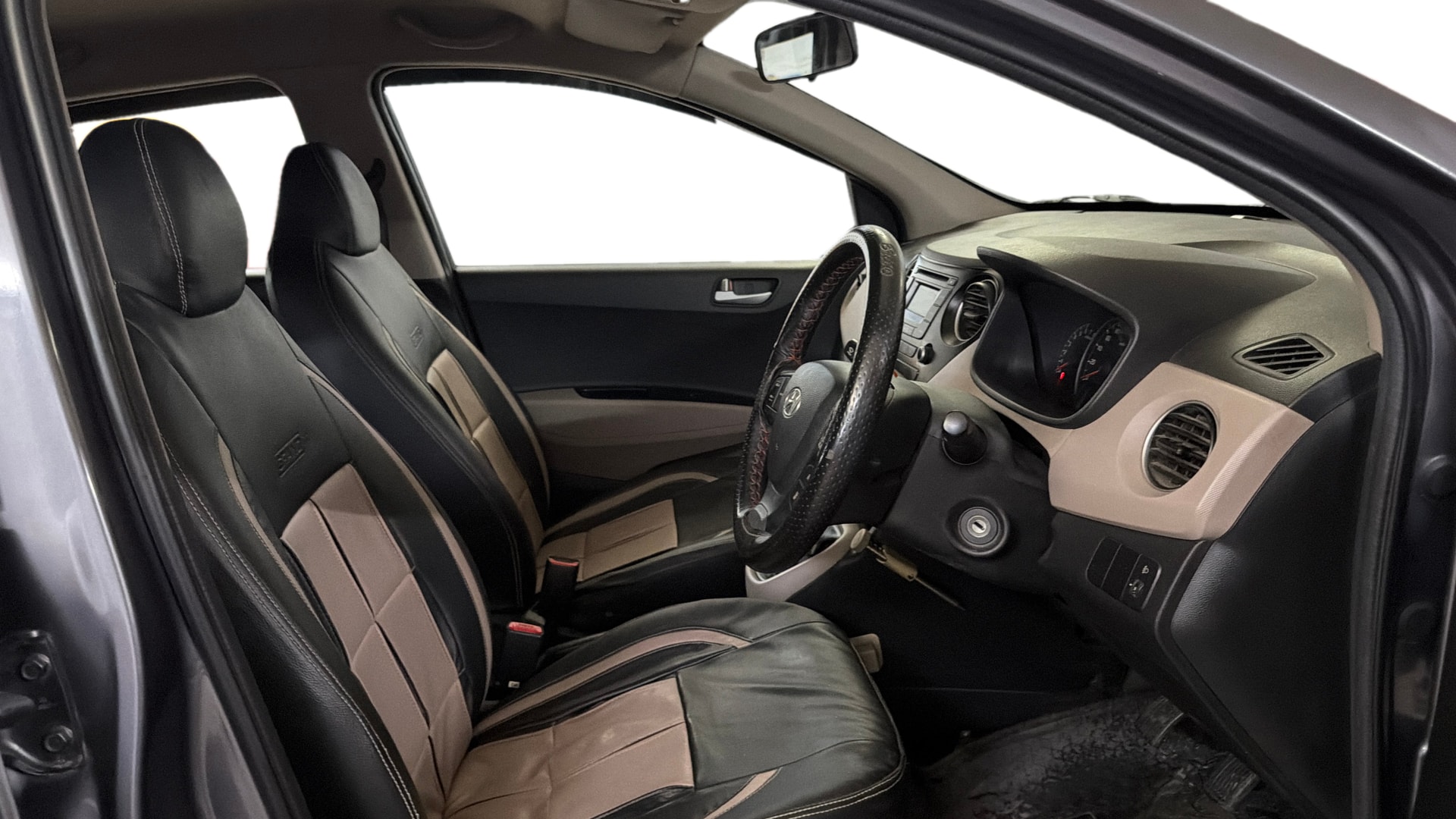 View 2015 Hyundai Grand i10 Sportz 1.2 Kappa Image 25 Used 2015 Hyundai Grand i10 Sportz 1.2 Kappa Image 25