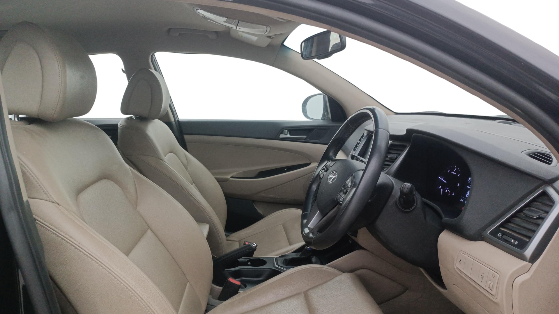 View 2018 Hyundai Tucson R 2.0 6-Speed Automatic GL BS IV Image 18 Used 2018 Hyundai Tucson R 2.0 6-Speed Automatic GL BS IV Image 18