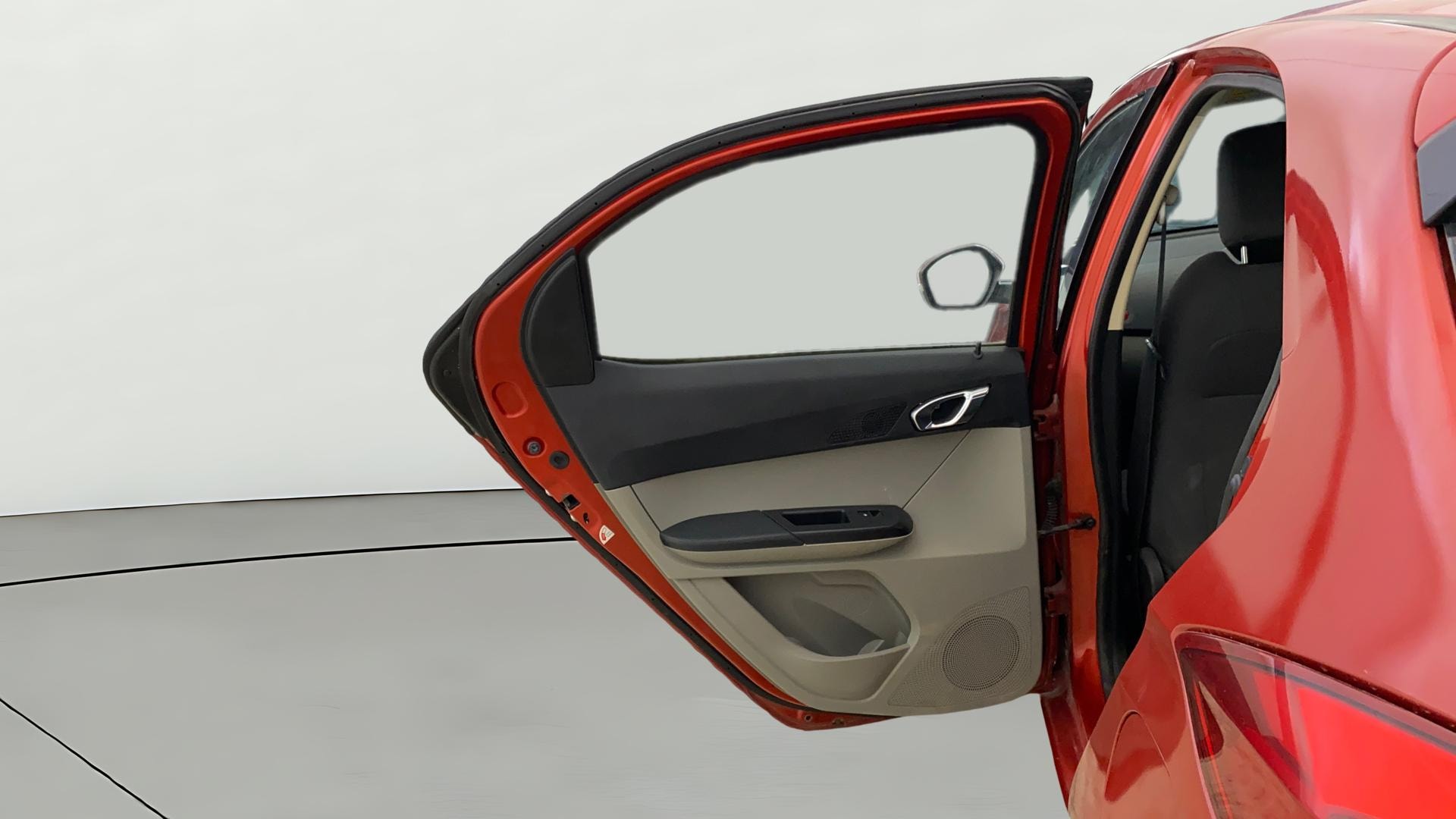 View 2017 Tata Tiago Revotorq XB Image 22 Used 2017 Tata Tiago Revotorq XB Image 22