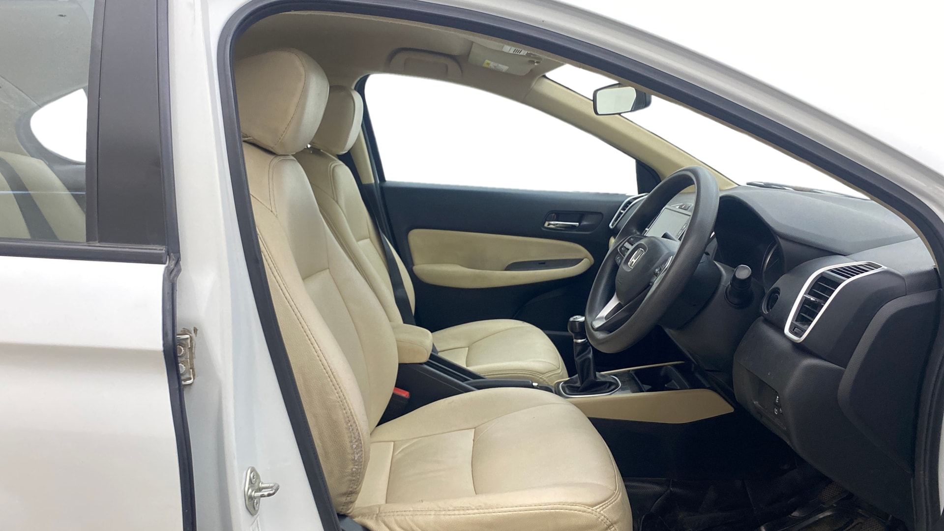 View 2022 Honda City ZX MT Diesel Anniversary Edition Image 27 Used 2022 Honda City ZX MT Diesel Anniversary Edition Image 27