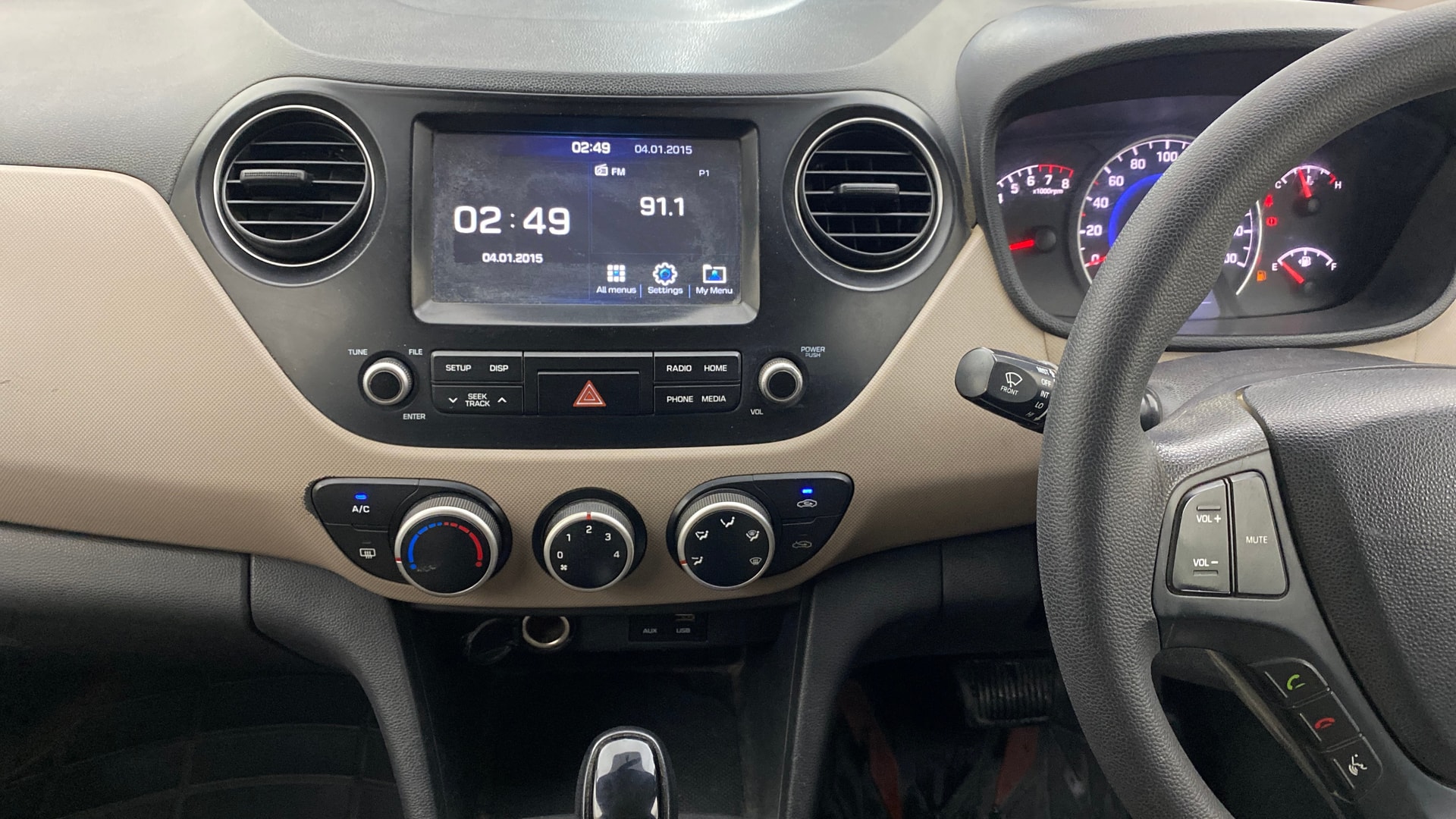 View 2017 Hyundai Grand i10 1.2 Sportz Petrol AT Image 17 Used 2017 Hyundai Grand i10 1.2 Sportz Petrol AT Image 17