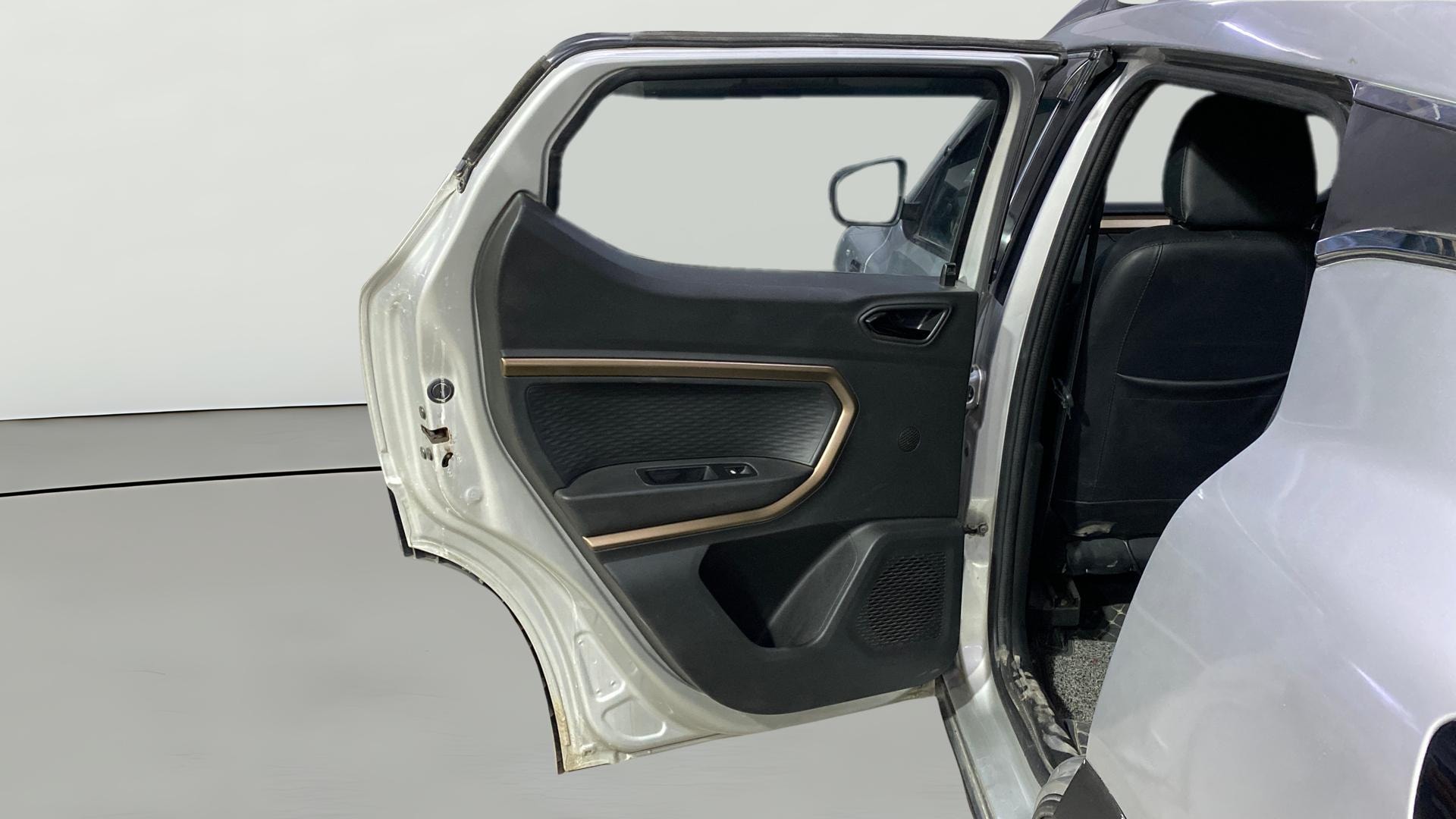 View 2021 Renault Kiger RXT Turbo MT Image 14 Used 2021 Renault Kiger RXT Turbo MT Image 14